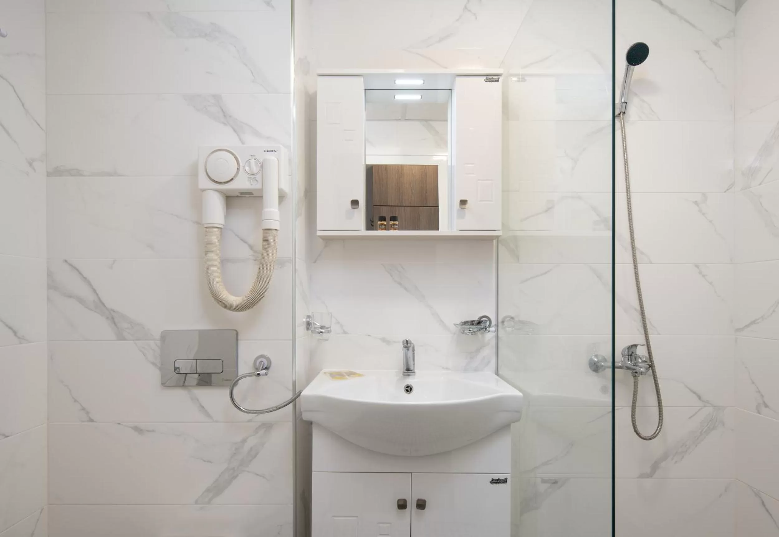 Bathroom in Grand Dodo's Triada Seaview Studios