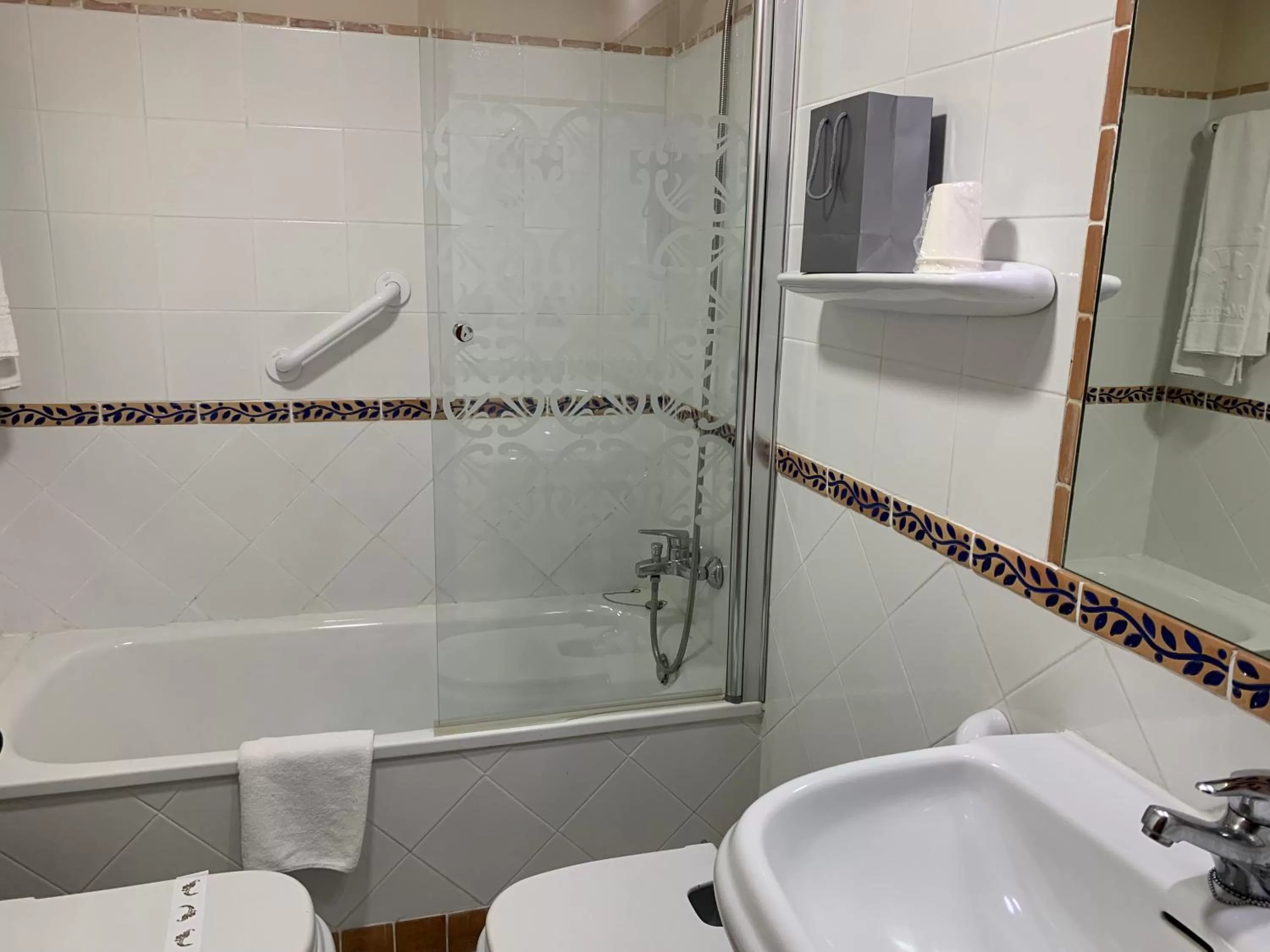 Bathroom in Hotel Casa Museo de la Mezquita