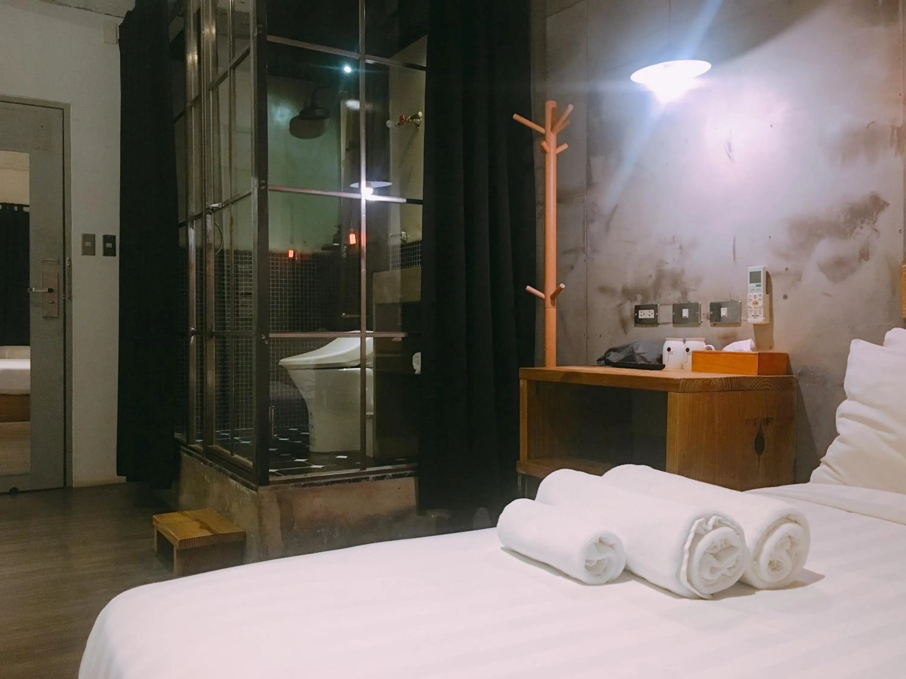 Bathroom in 禾裕 北車 Hey!U