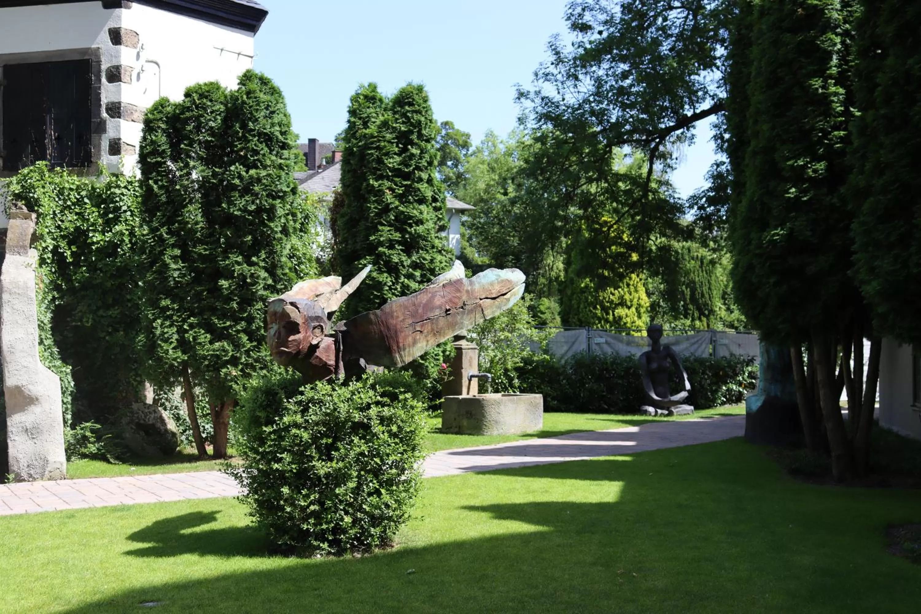 Garden view in EINSTEIN Hotel am Römerpark