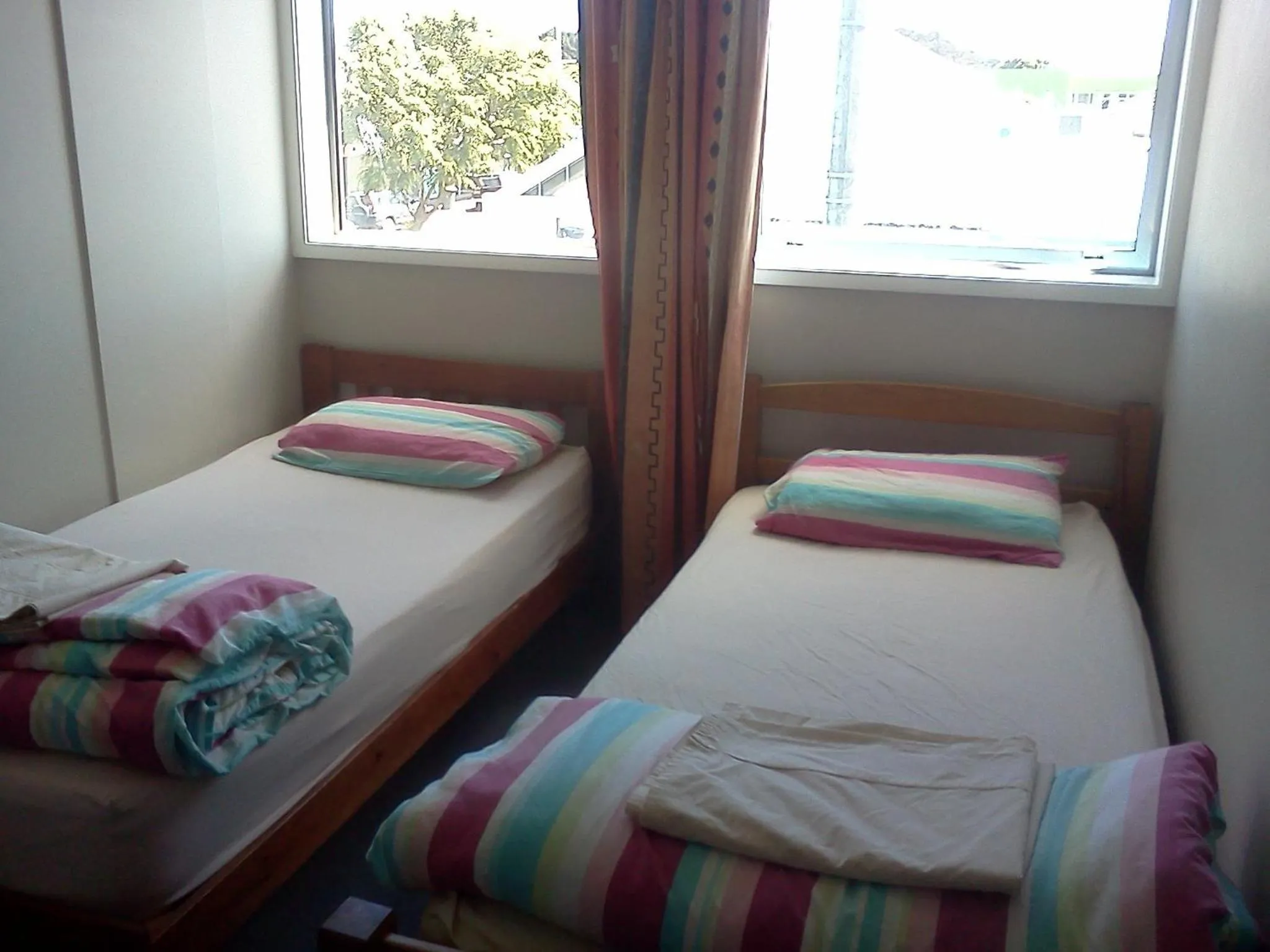 Bed in Point Break Backpackers