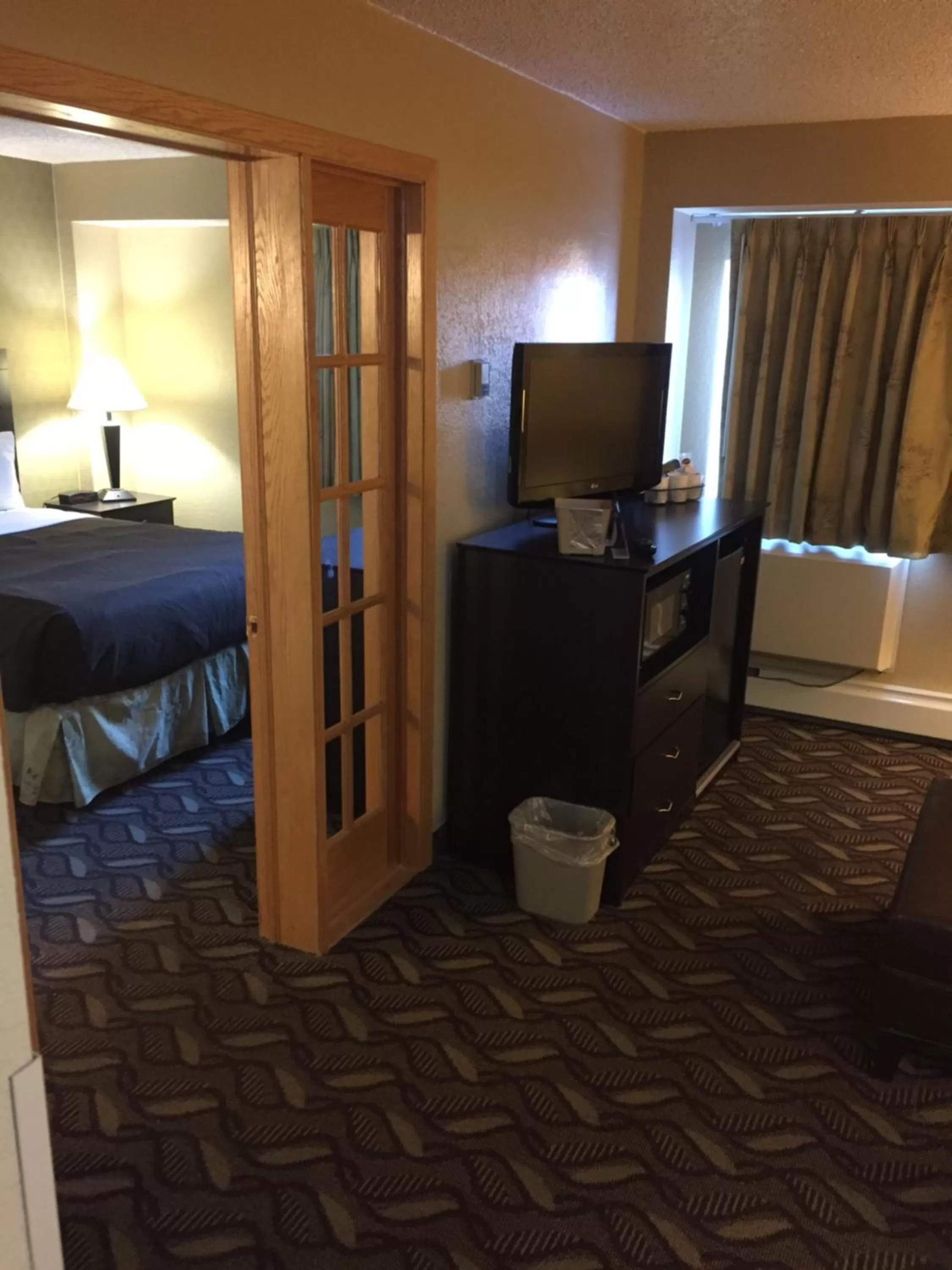 Photo of the whole room, Bed in Days Inn by Wyndham Bismarck