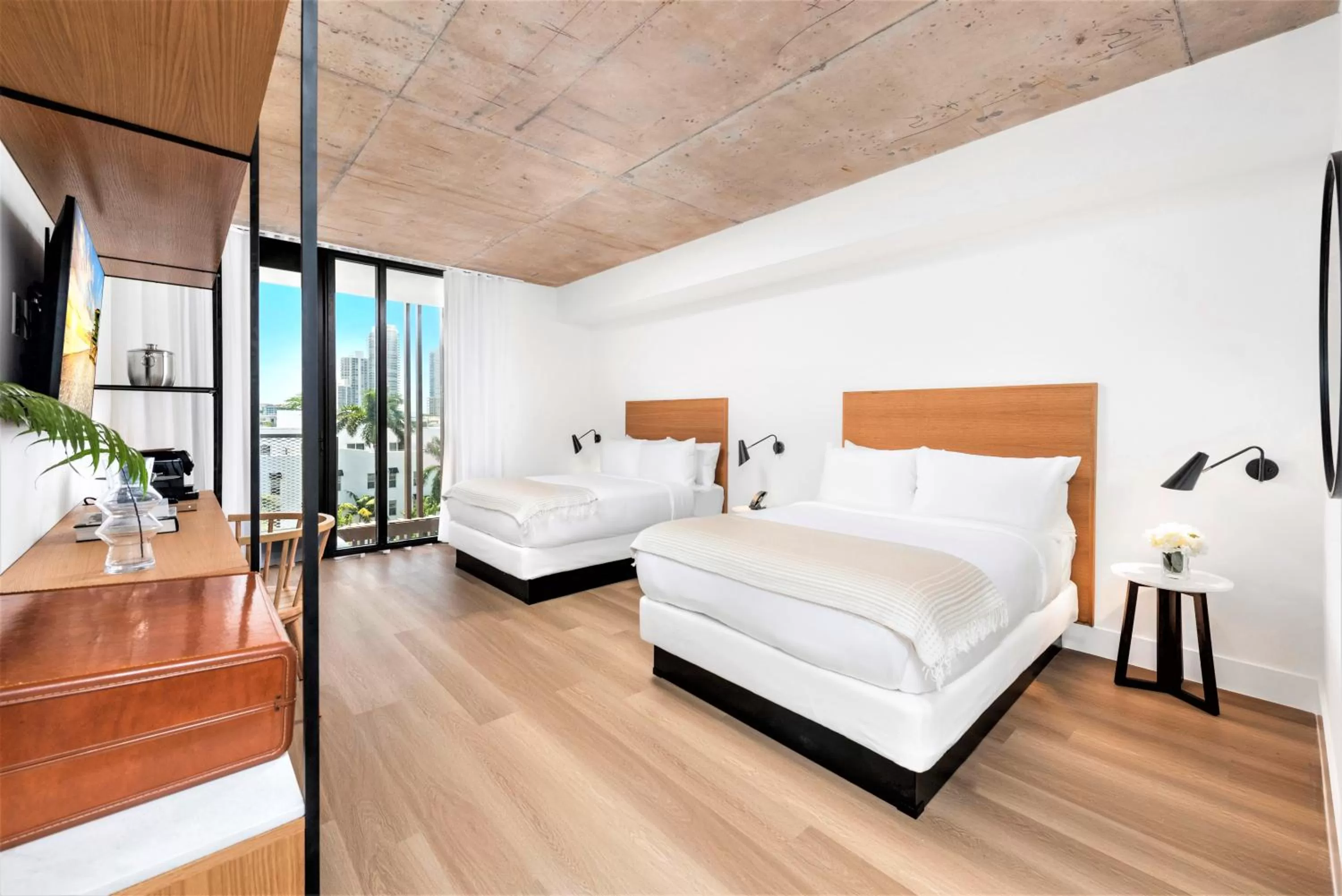 Photo of the whole room in Urbanica Fifth