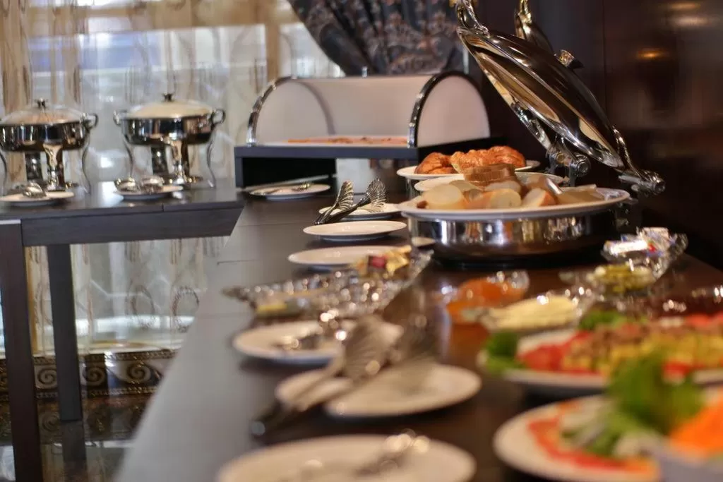 Restaurant/places to eat in NOUBOU INTERNATIONAL HOTEL BONAPRISO