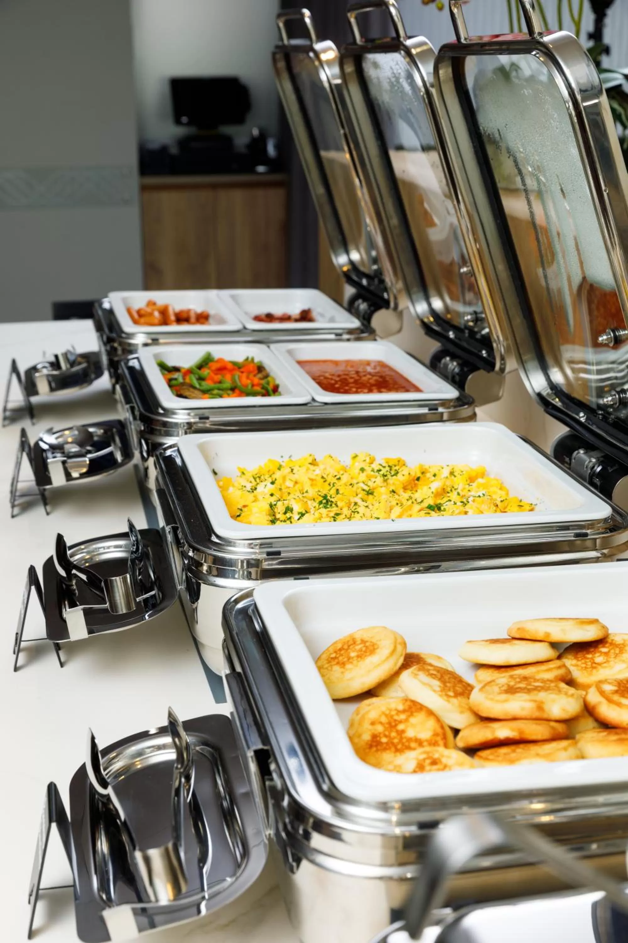 Breakfast in Avalon Hotel & Conferences