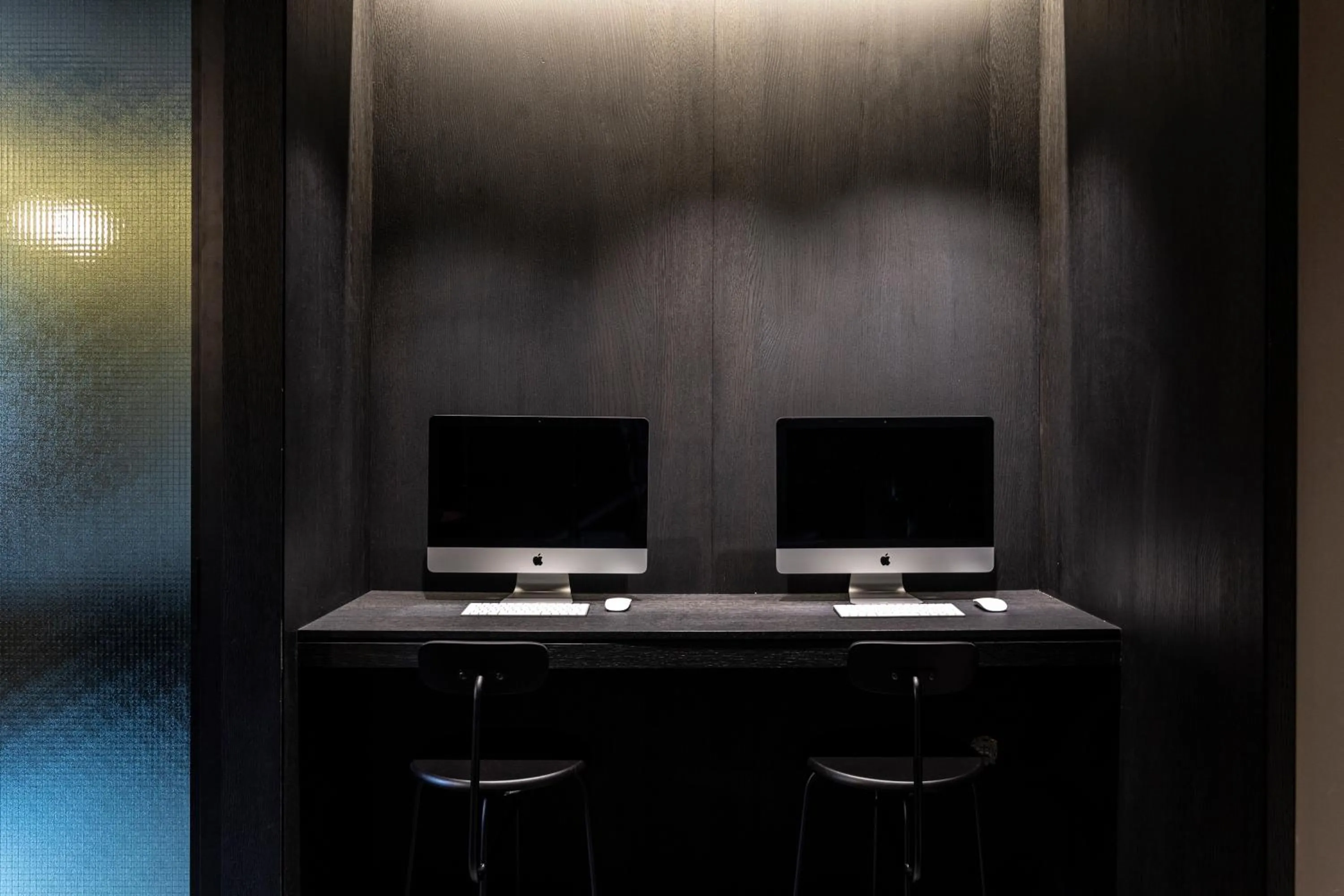 Business facilities in The Modernist Athens