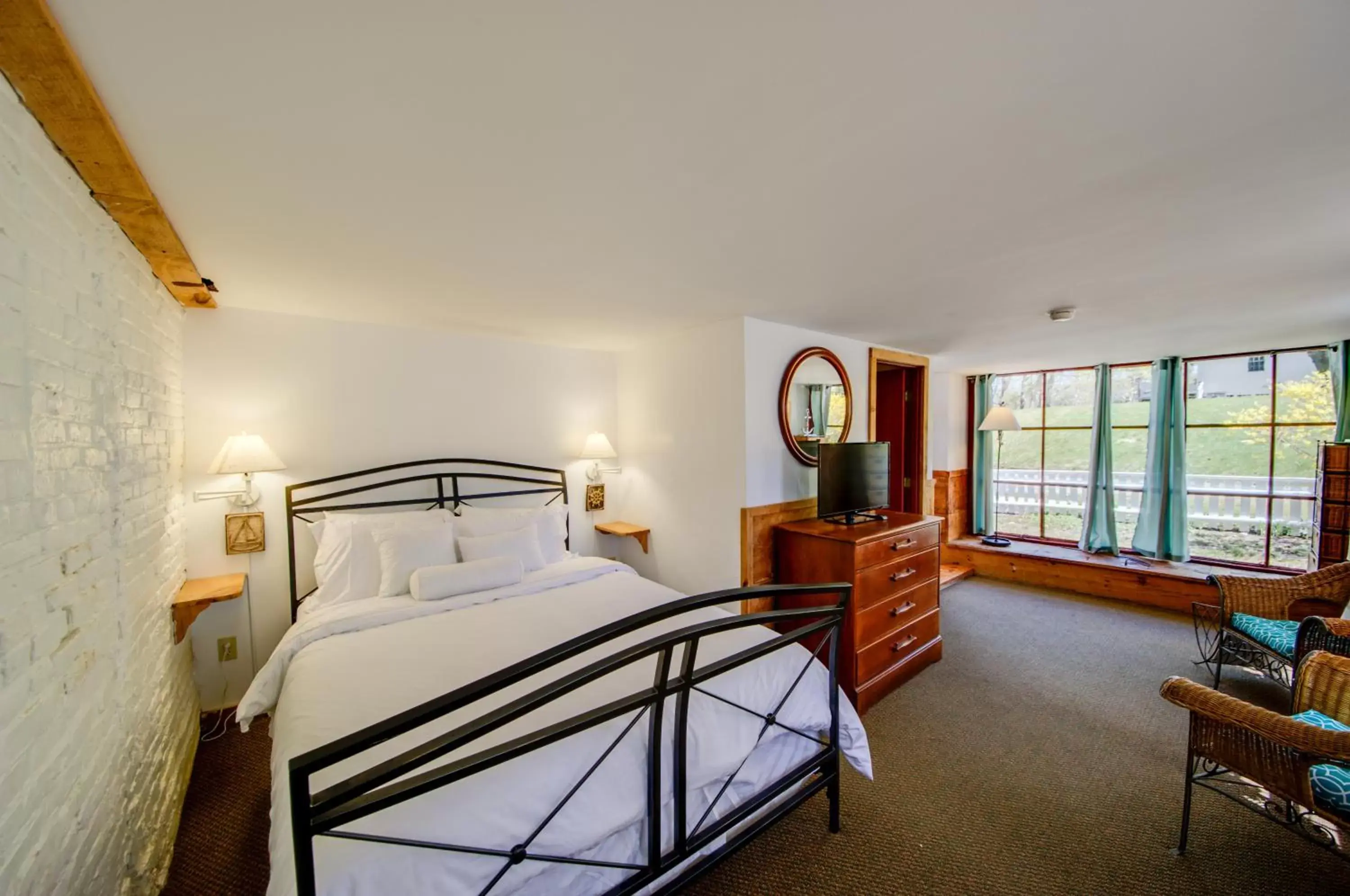 Queen Room in Copper Swan Queen Room in Copper Swan