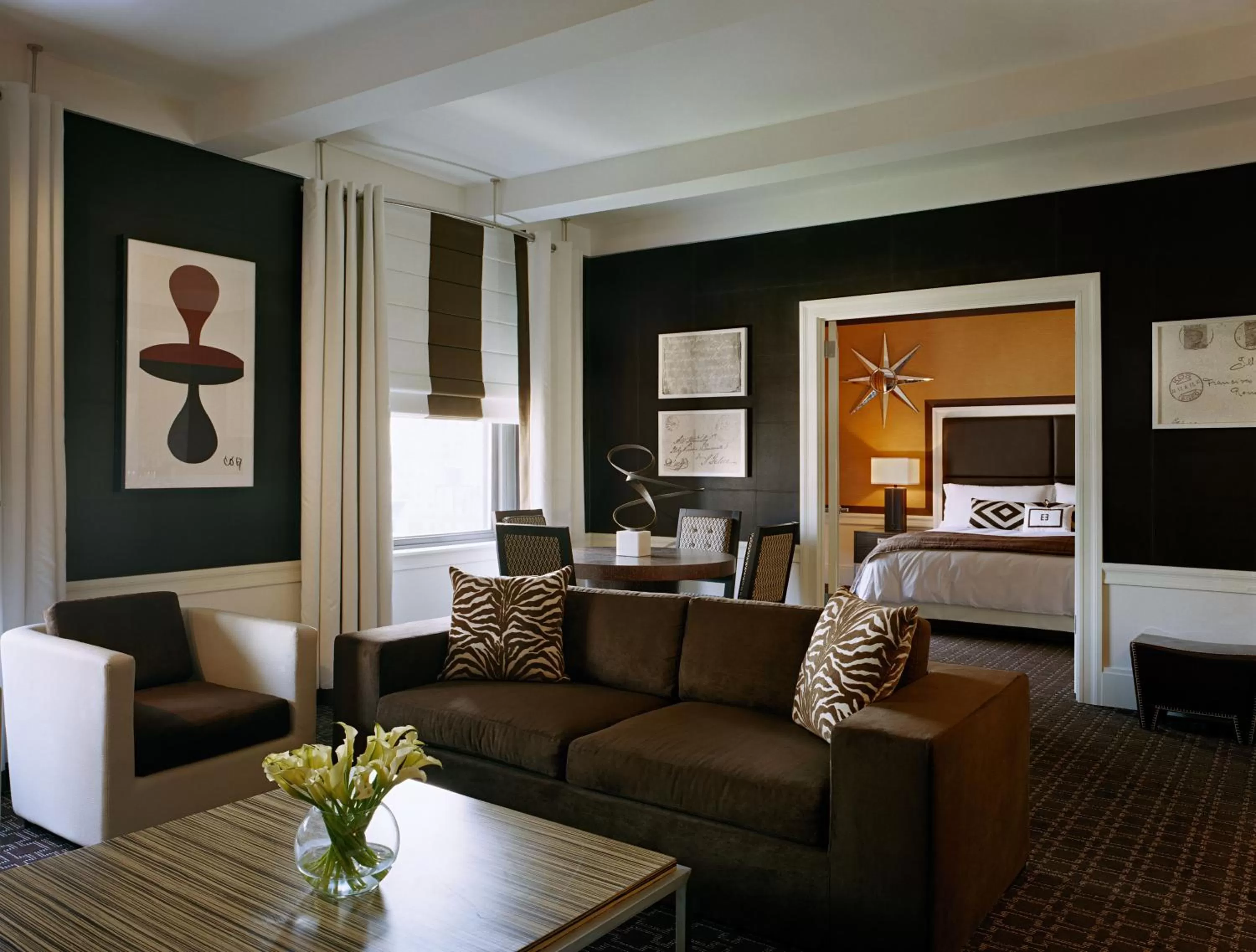 Living room in The Empire Hotel New York