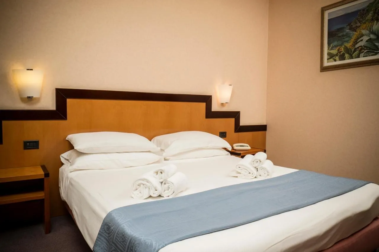 Bed in Hotel Olimpia