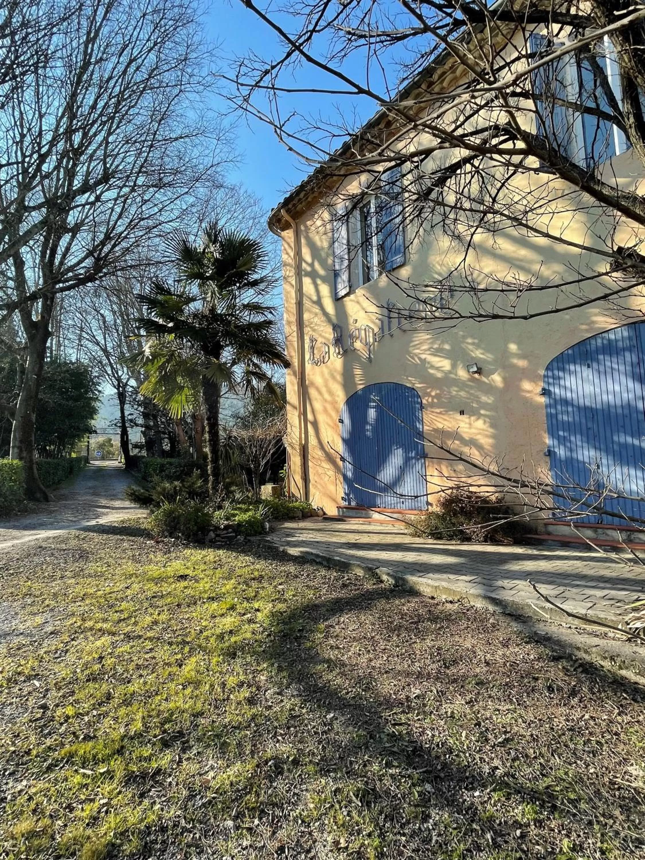 Property building in Logis Hotel Restaurant Le Domaine de la Régalière