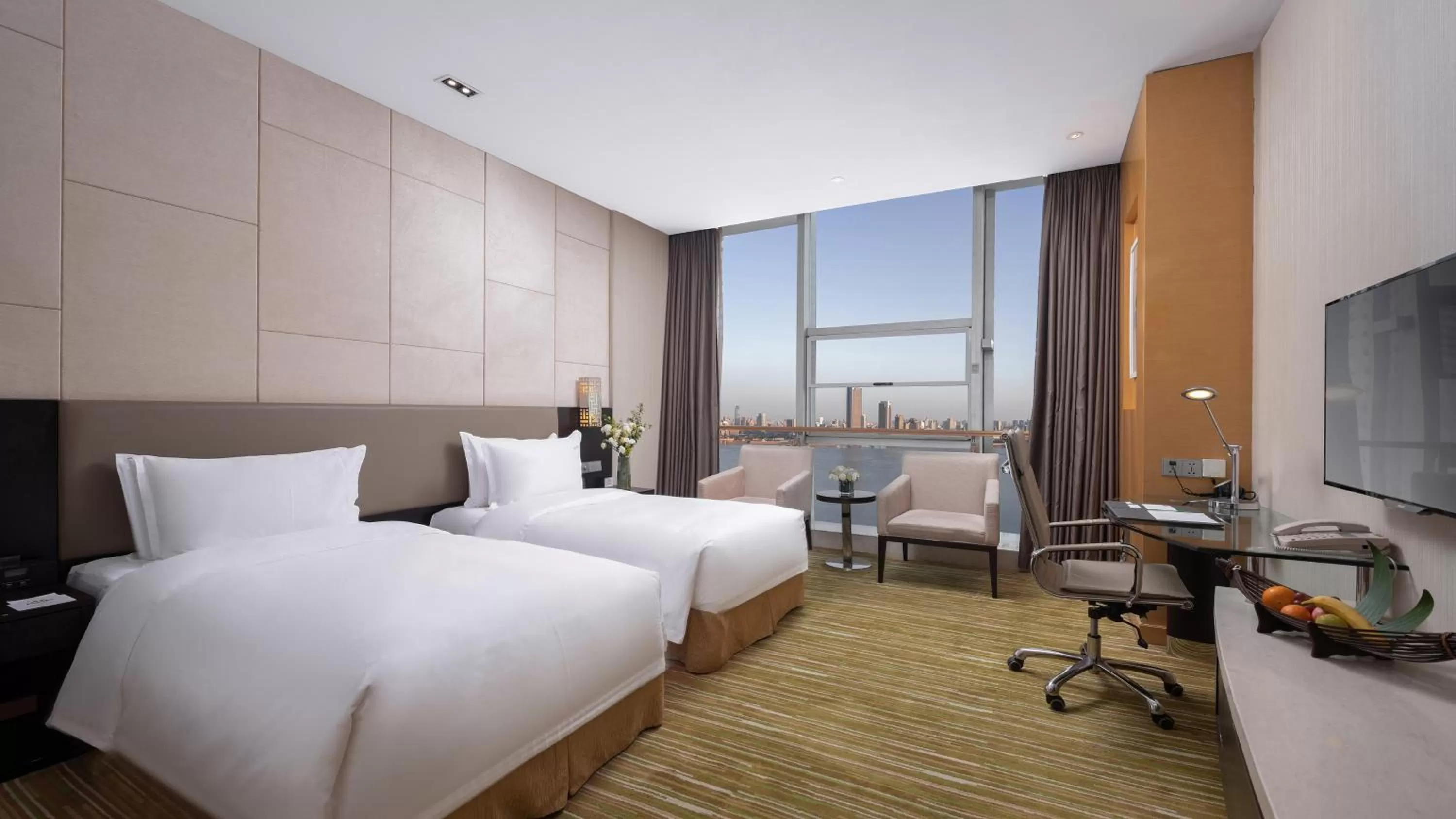 Photo of the whole room, Bed in Holiday Inn Nanchang Riverside by IHG