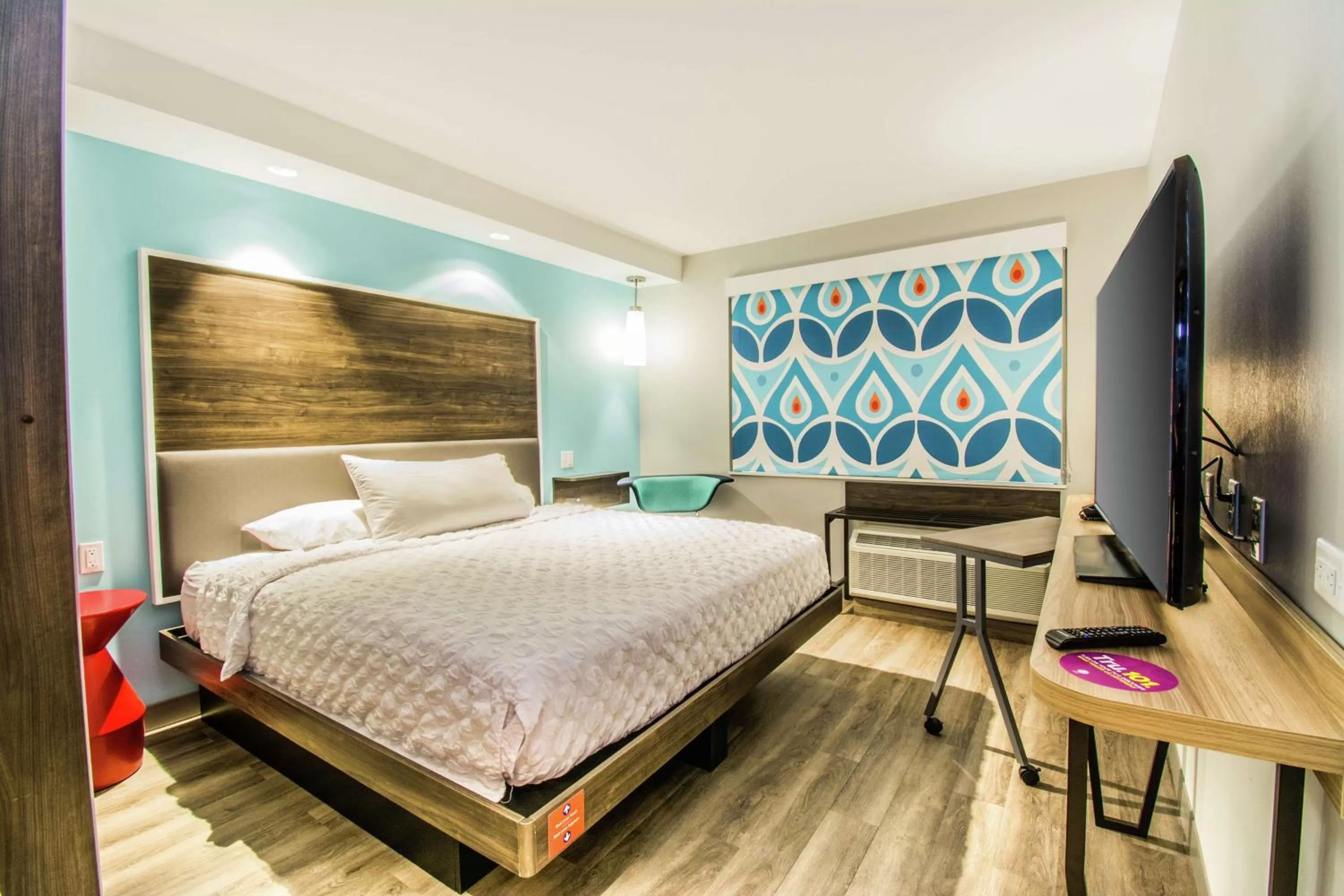 Bedroom, Bed in Tru By Hilton Bowling Green