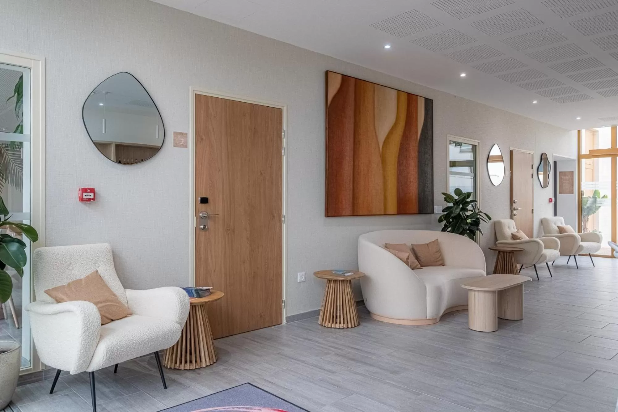Lobby or reception in The Originals Boutique Hôtel Amiens Sud