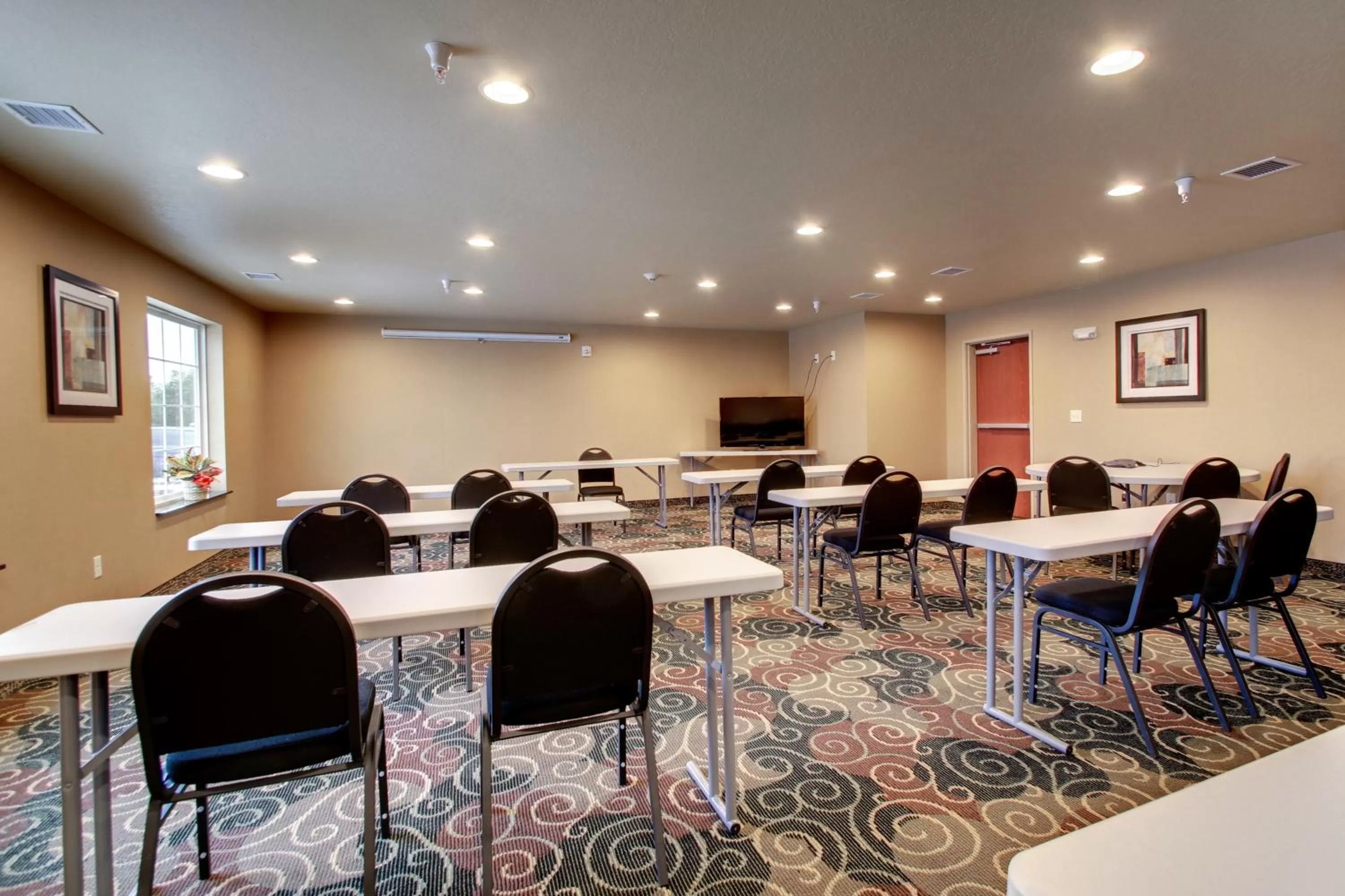 Business facilities in Cobblestone Inn & Suites - Schuyler