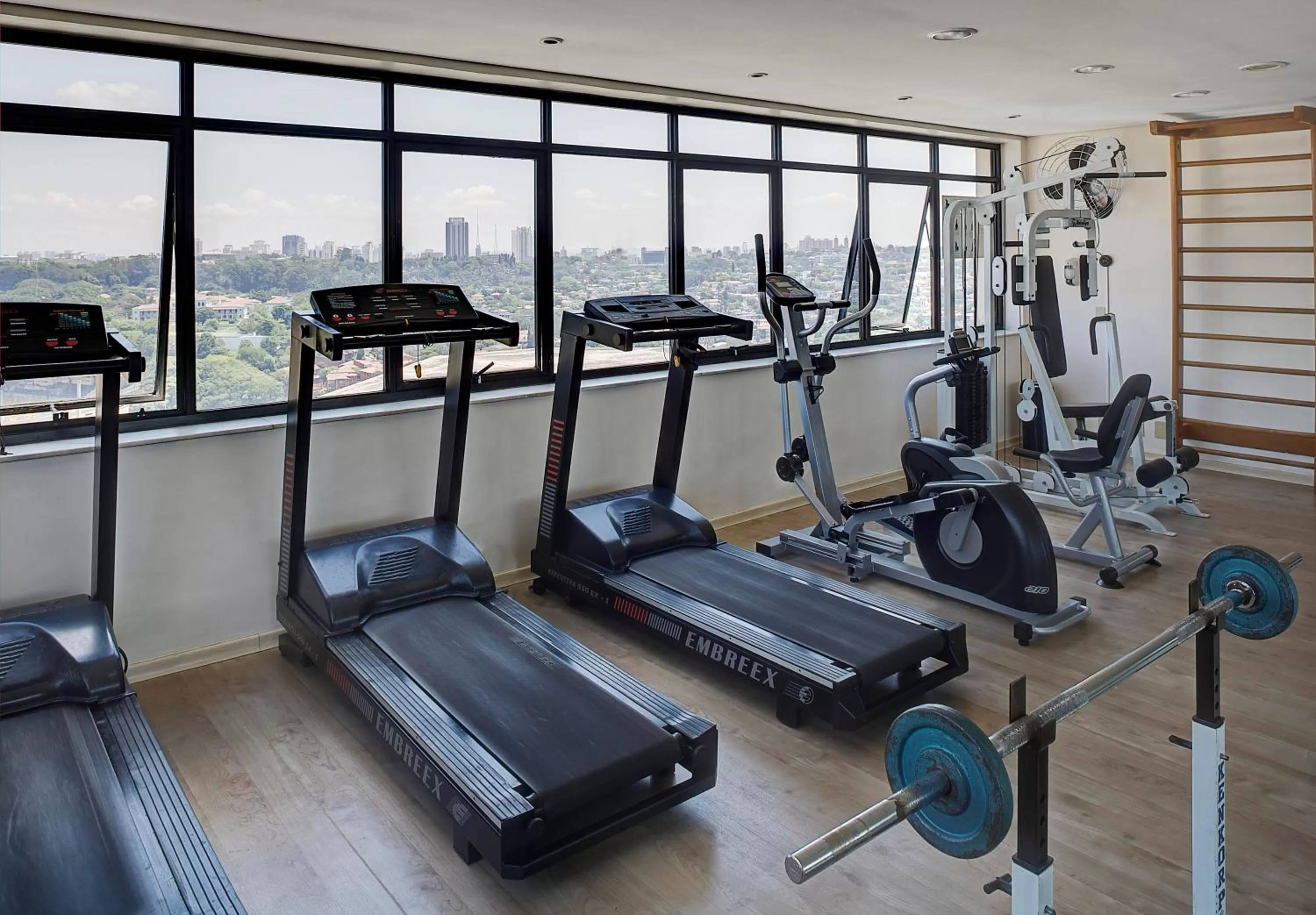 Fitness centre/facilities in Transamerica Executive Higienópolis