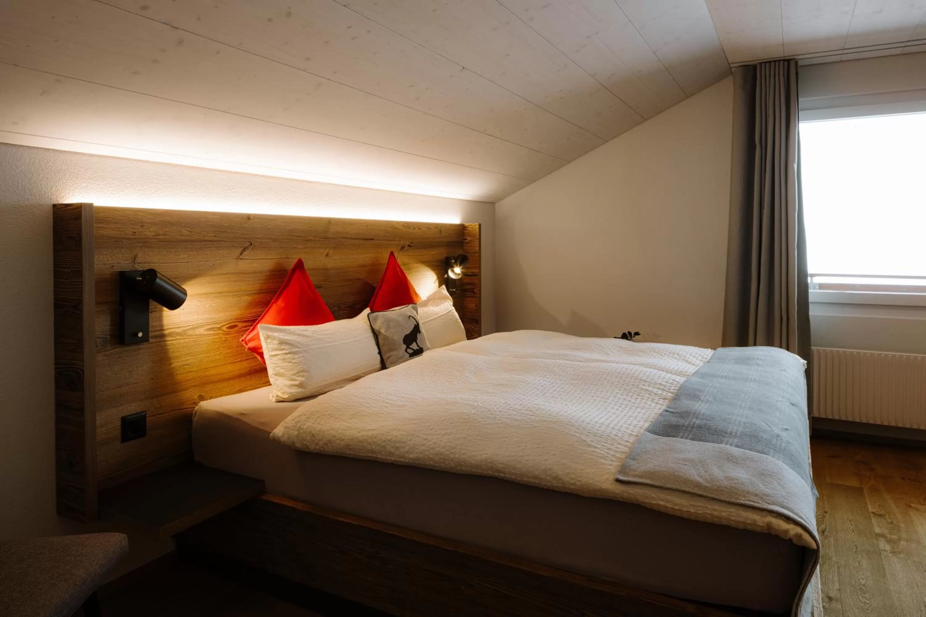 Bed in Berghotel Engstligenalp Adelboden
