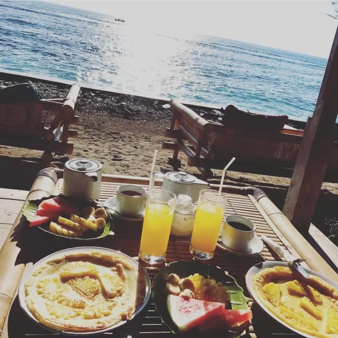 Food and drinks in Sandy Beach Bungalows