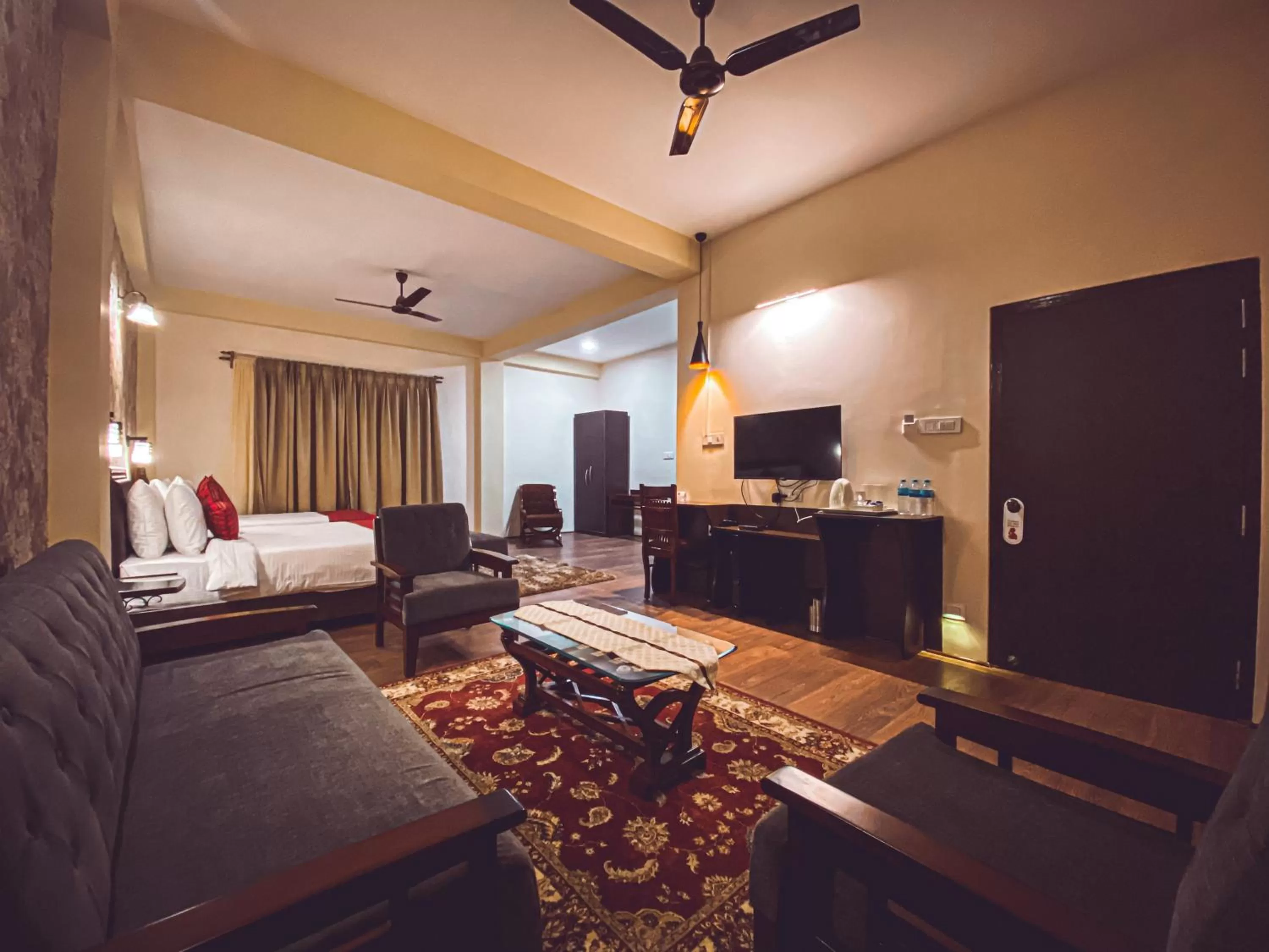 Seating Area in Windermere Inn