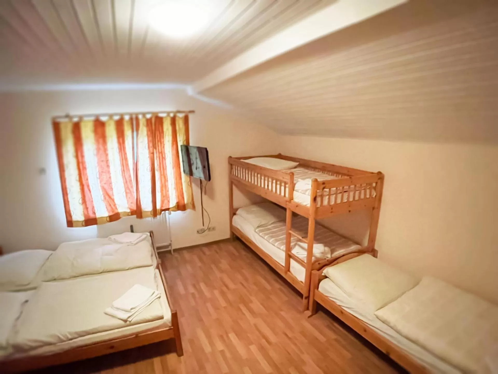 Bunk Bed in Ellada Restaurant & Hotel