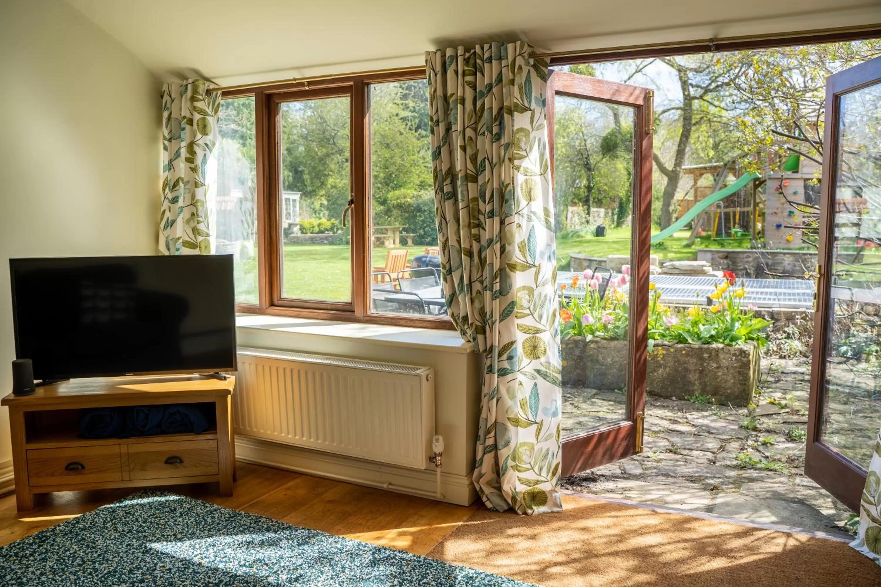 TV and multimedia in Little England Retreats - The Cottage