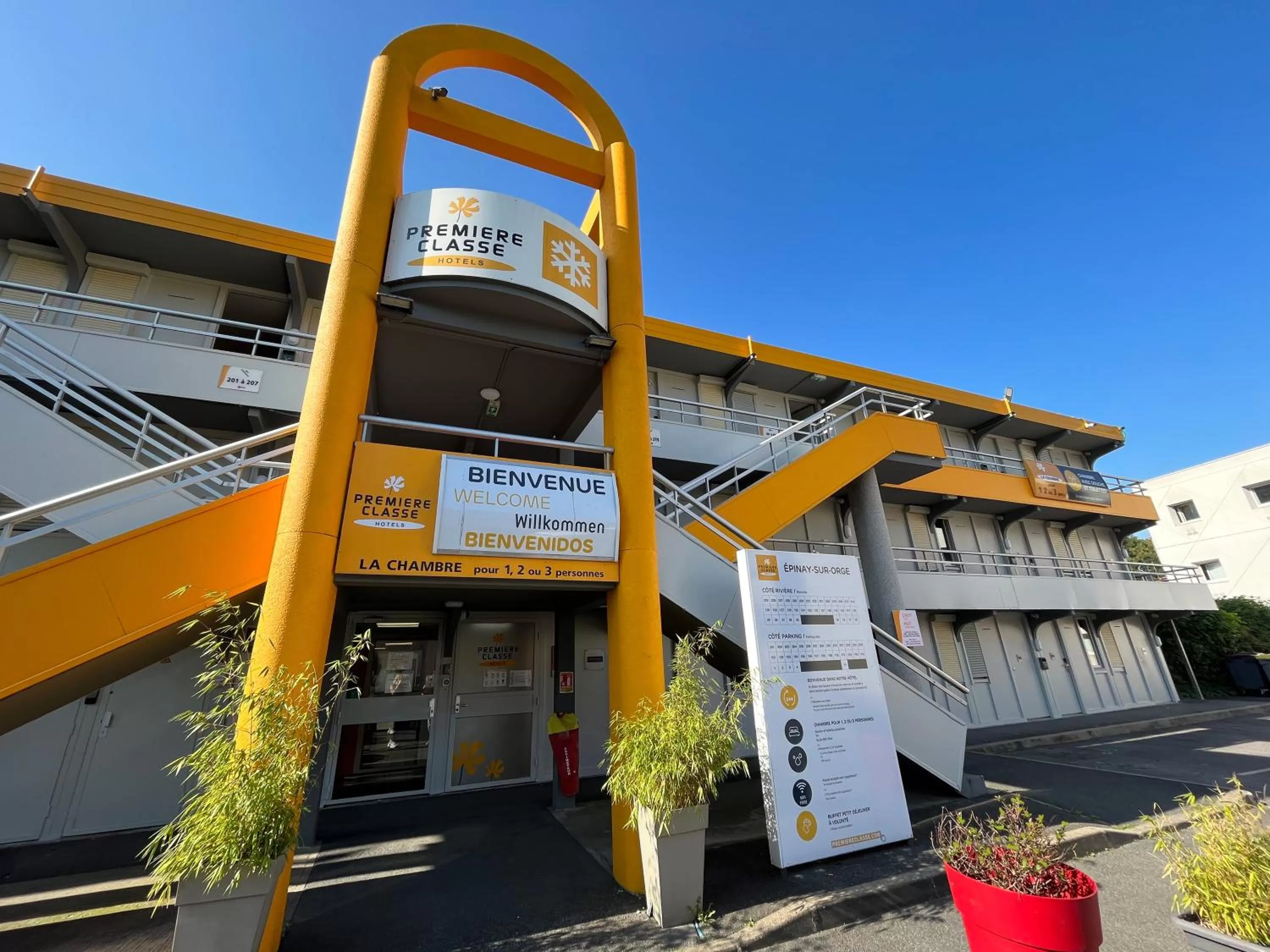 Property building in Première Classe Epinay Sur Orge Savigny Sur Orge