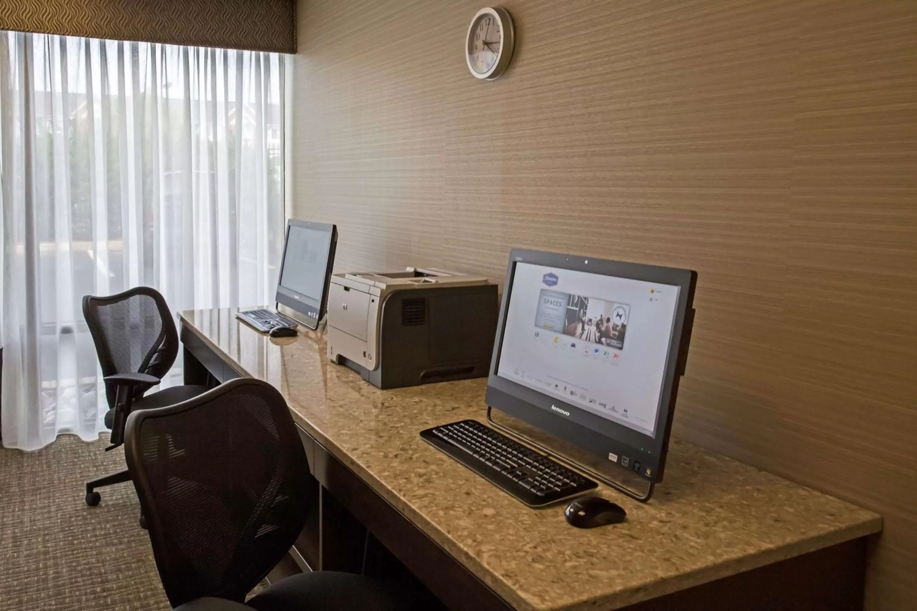 Business facilities in Hampton Inn Philadelphia-Airport