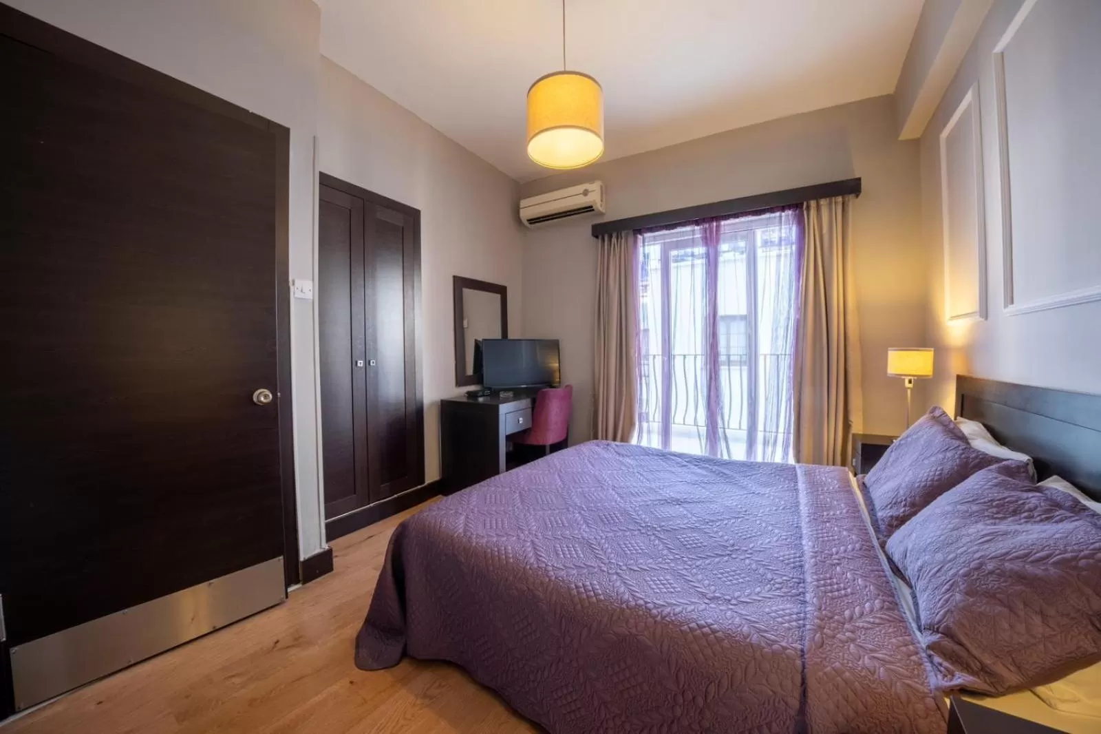 Bed in Kyrenia British Harbour Hotel