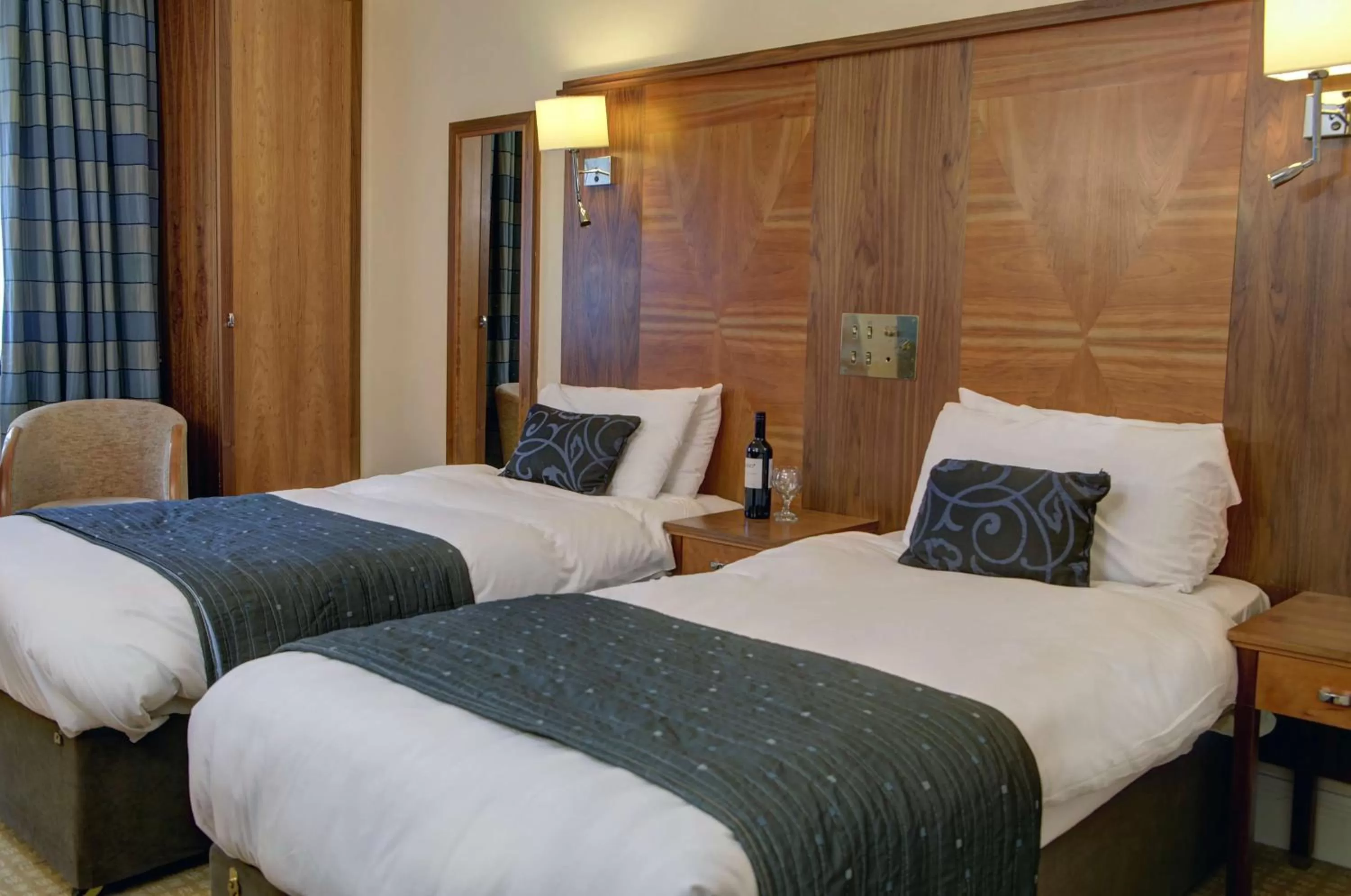 Photo of the whole room, Bed in Quorn Country Hotel Leicester