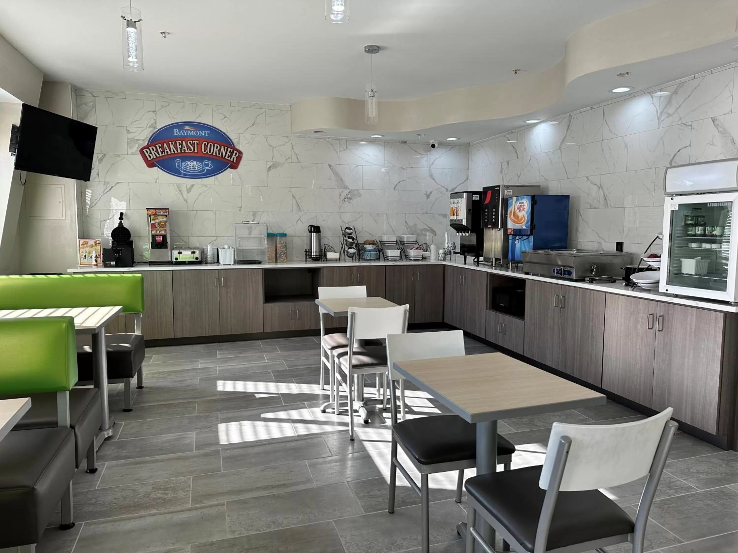 Restaurant/places to eat in Baymont by Wyndham Noblesville