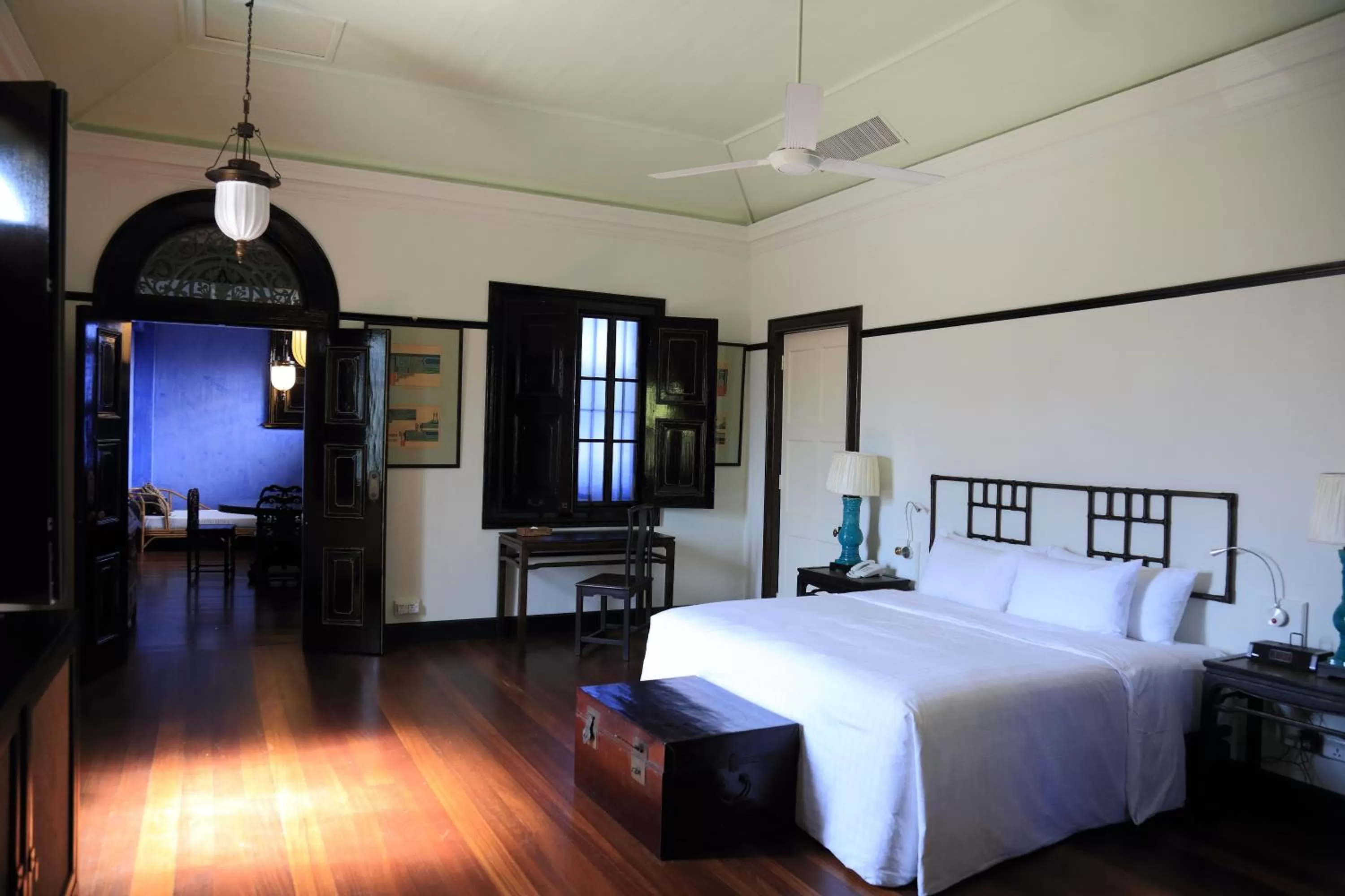TV and multimedia, Bed in Cheong Fatt Tze - The Blue Mansion