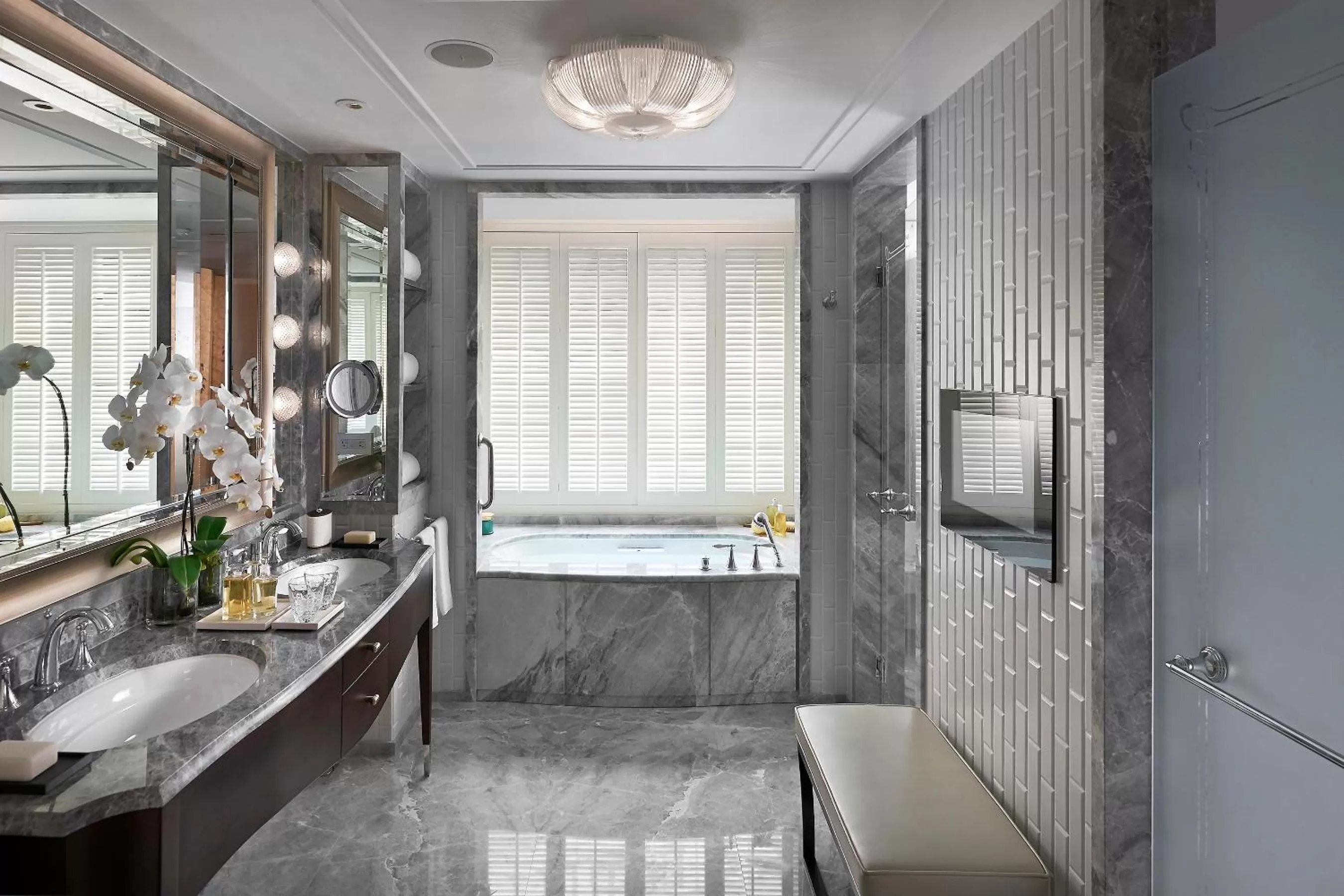 Hot Tub in Mandarin Oriental, Taipei