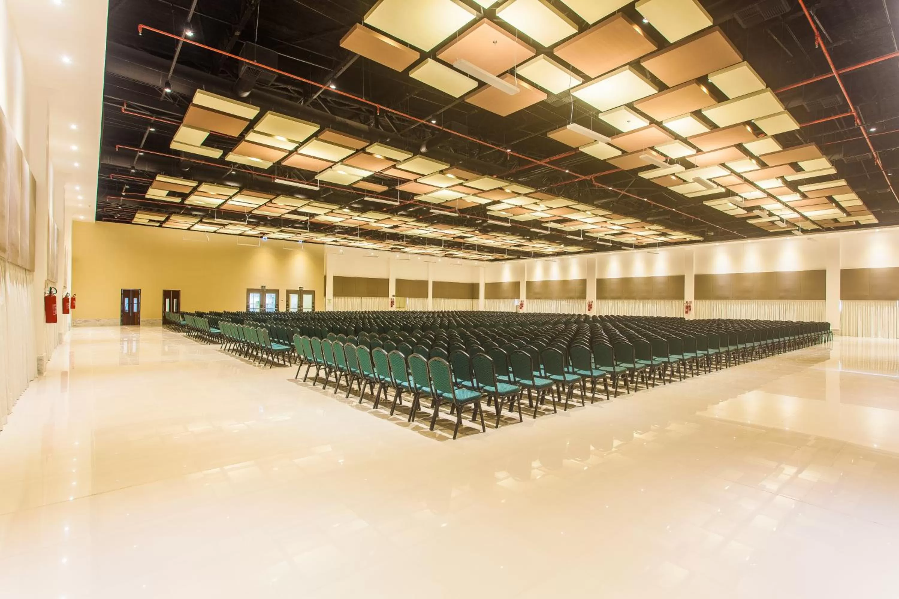 Meeting/conference room in Holiday Inn Natal, an IHG Hotel