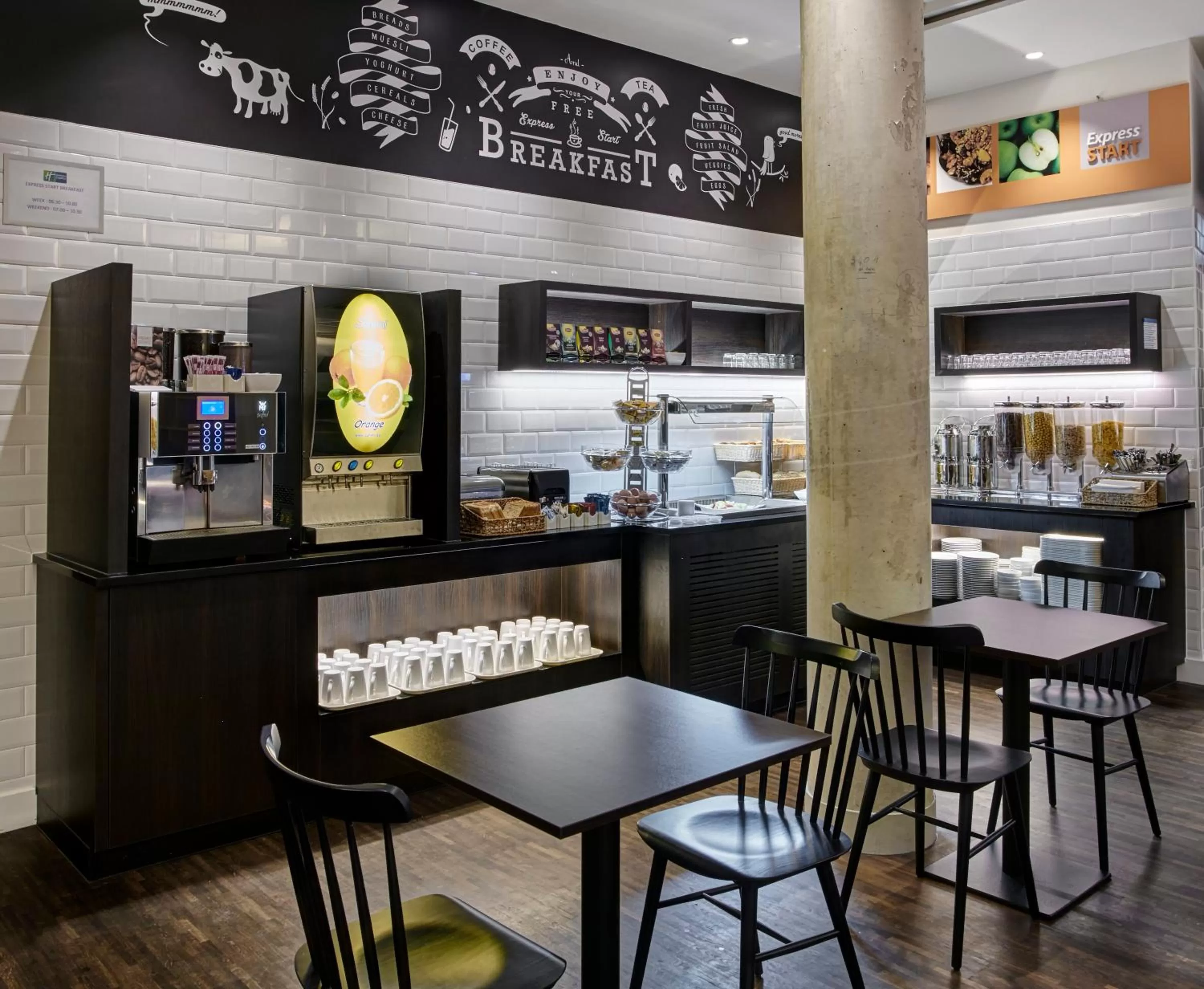 Breakfast in Holiday Inn Express Mechelen City Centre by IHG