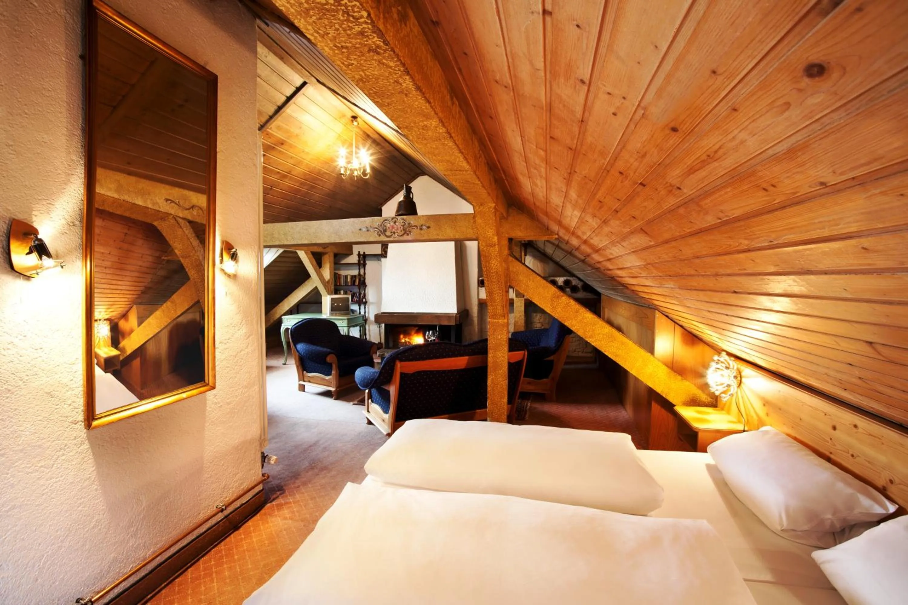 Bedroom, Bed in Hotel Hahn