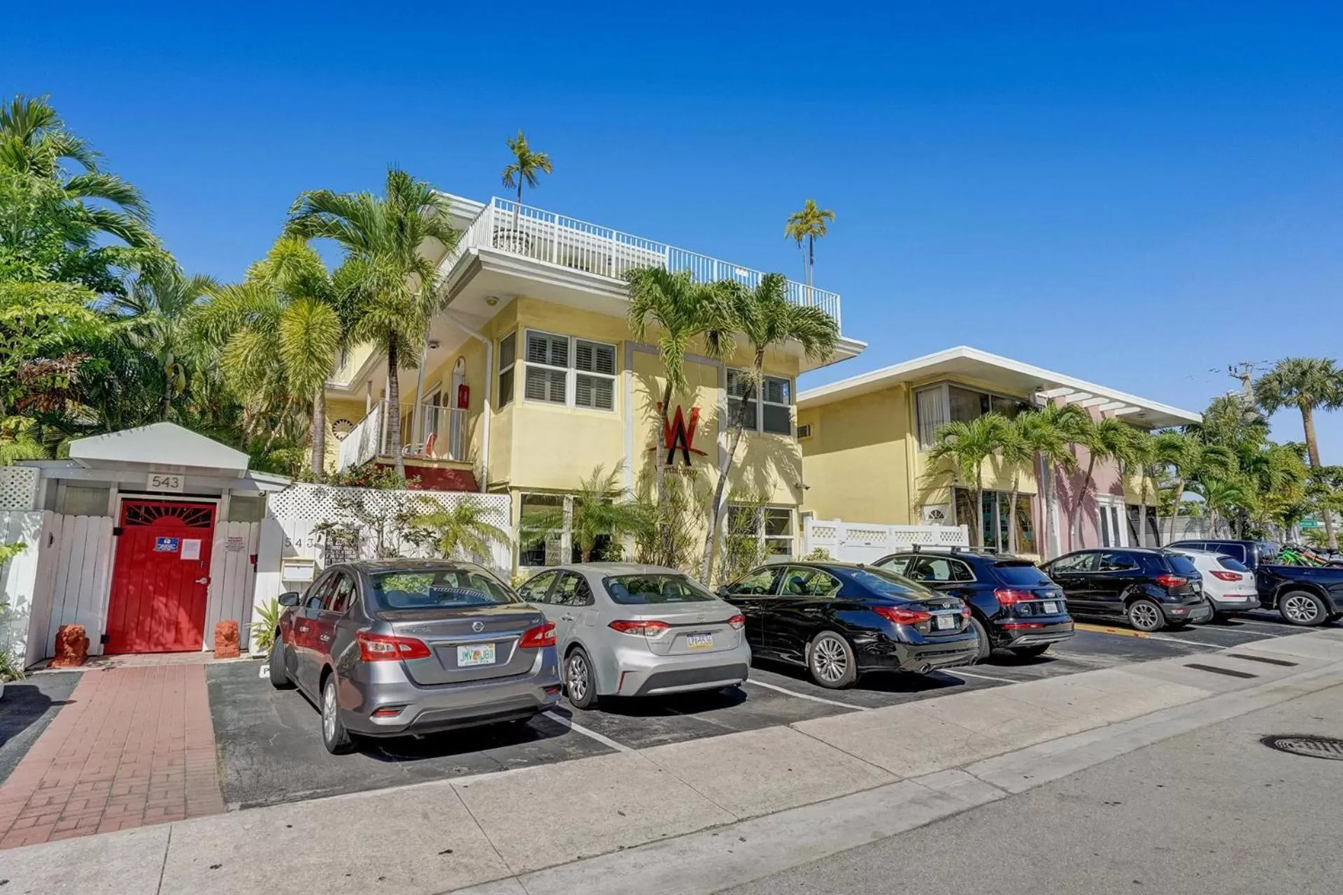 Facade/entrance, Property Building in The Worthington Resorts - Clothing Optional - Men Only - Solo hombres