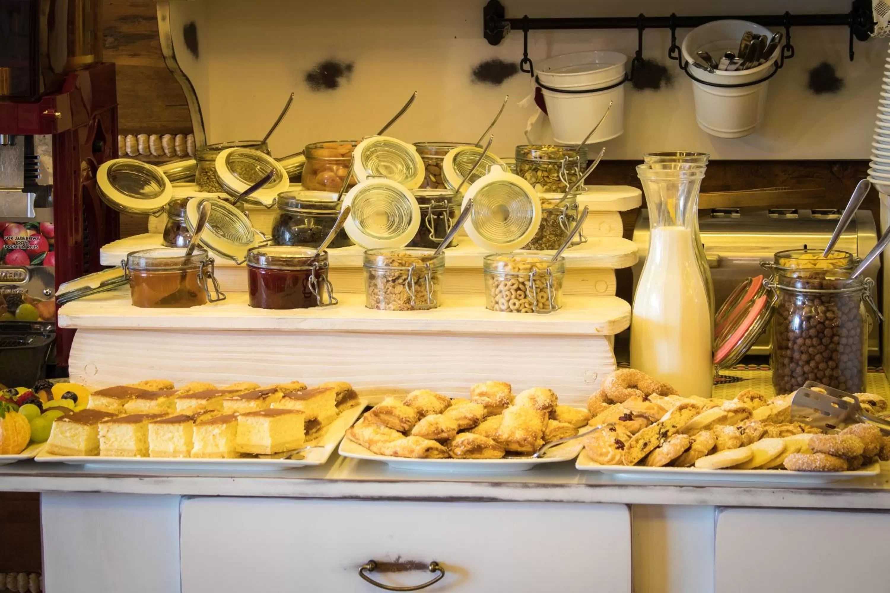 Continental breakfast in Kraina Smaku