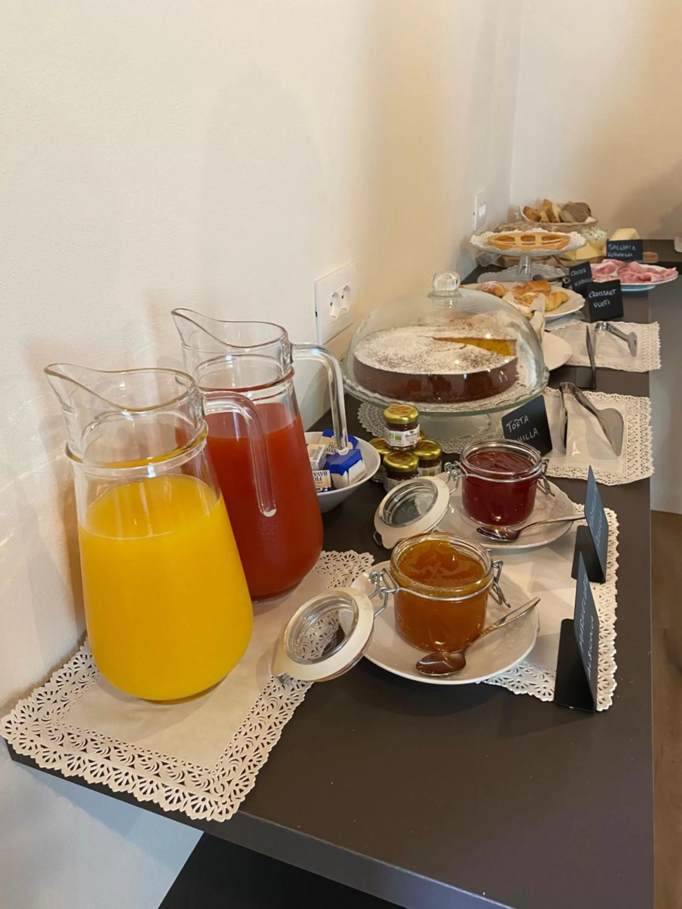 Breakfast in Casa Ossan