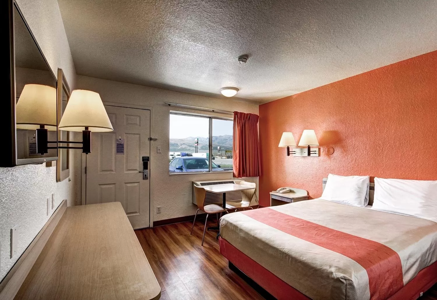 Photo of the whole room, Bed in Motel 6 Wells