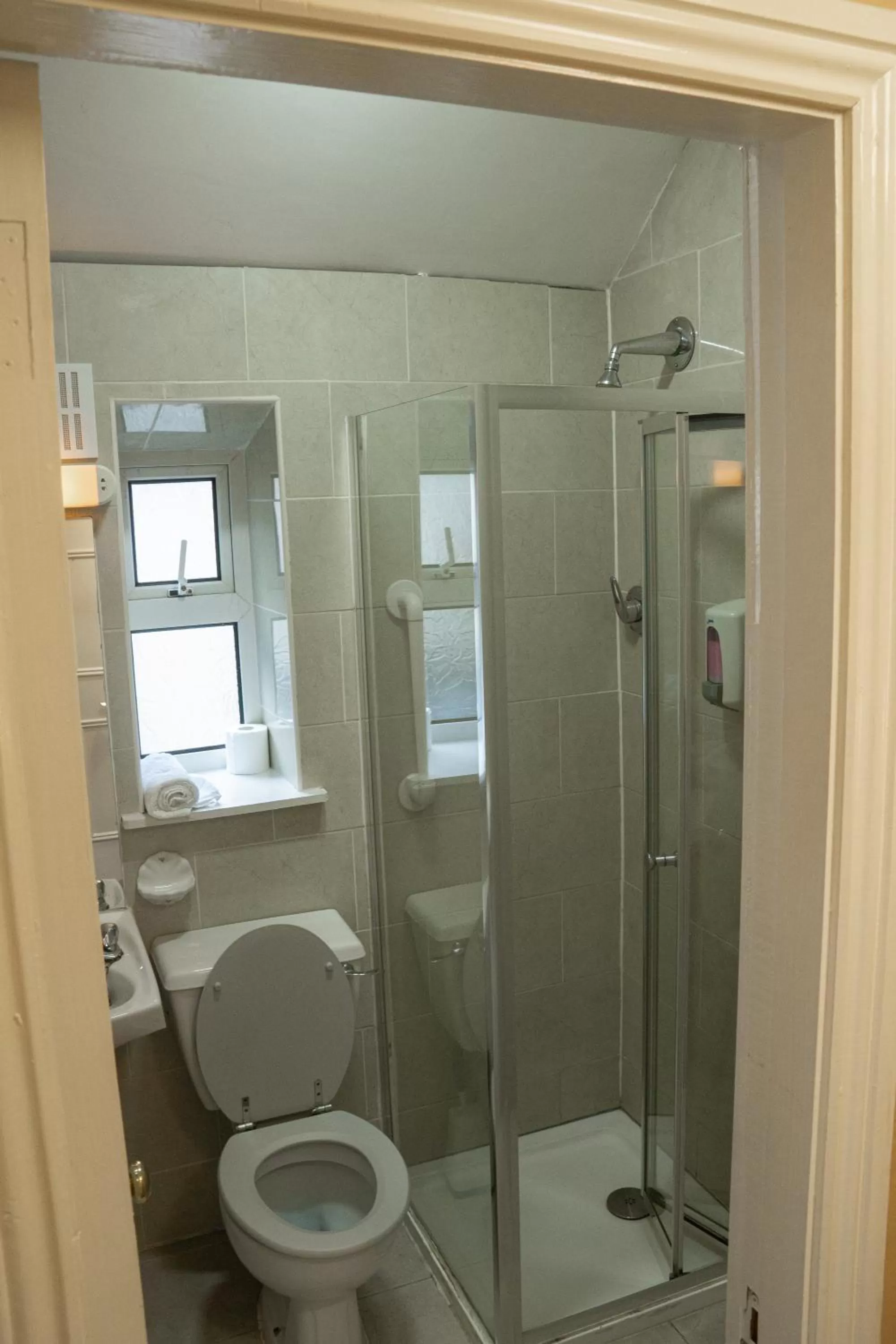 Shower, Bathroom in Tynte House