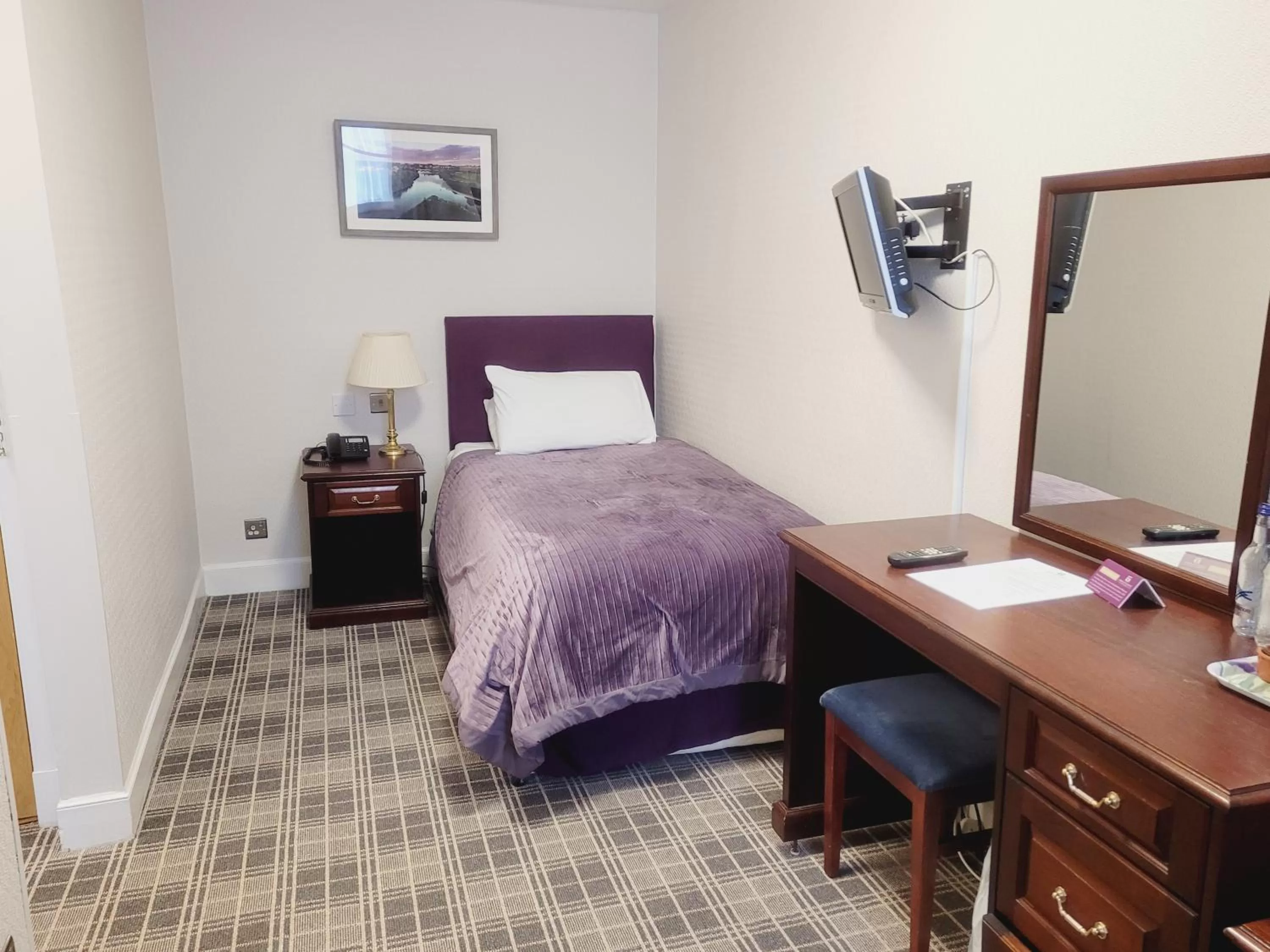 Single Room in Cross Keys Hotel, Kelso