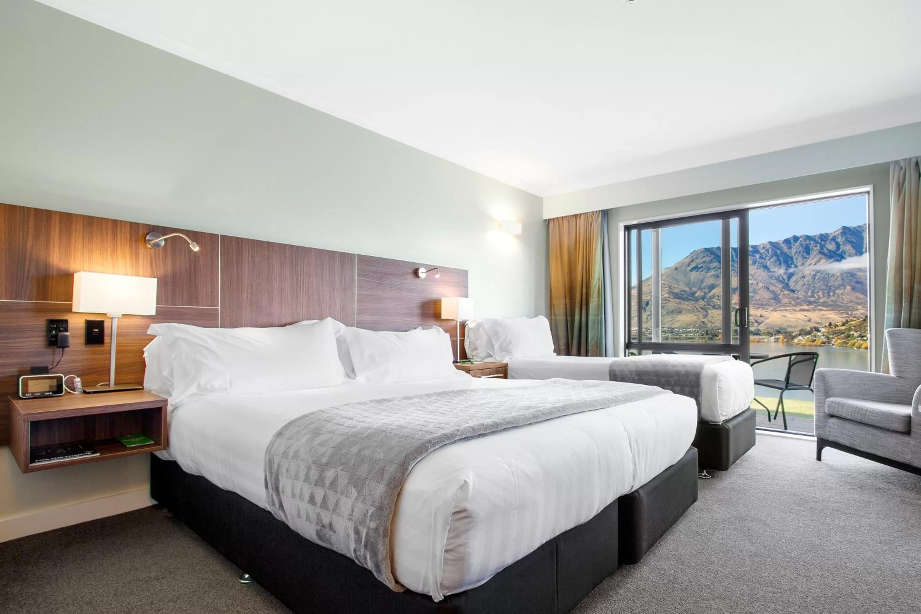 Holiday Inn Queenstown Frankton Road by IHG