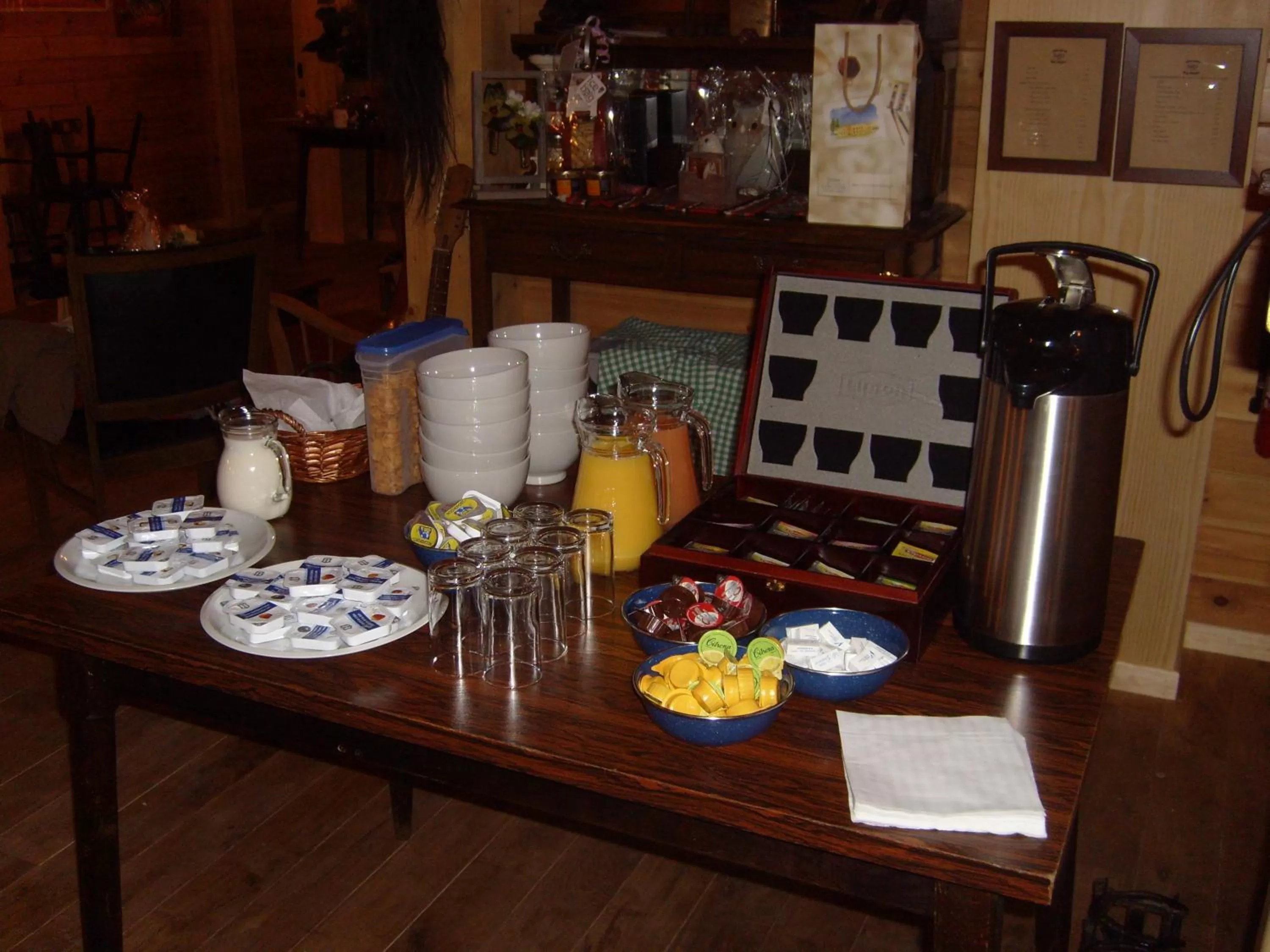 Food and drinks in B&B Willow Springs Way Station