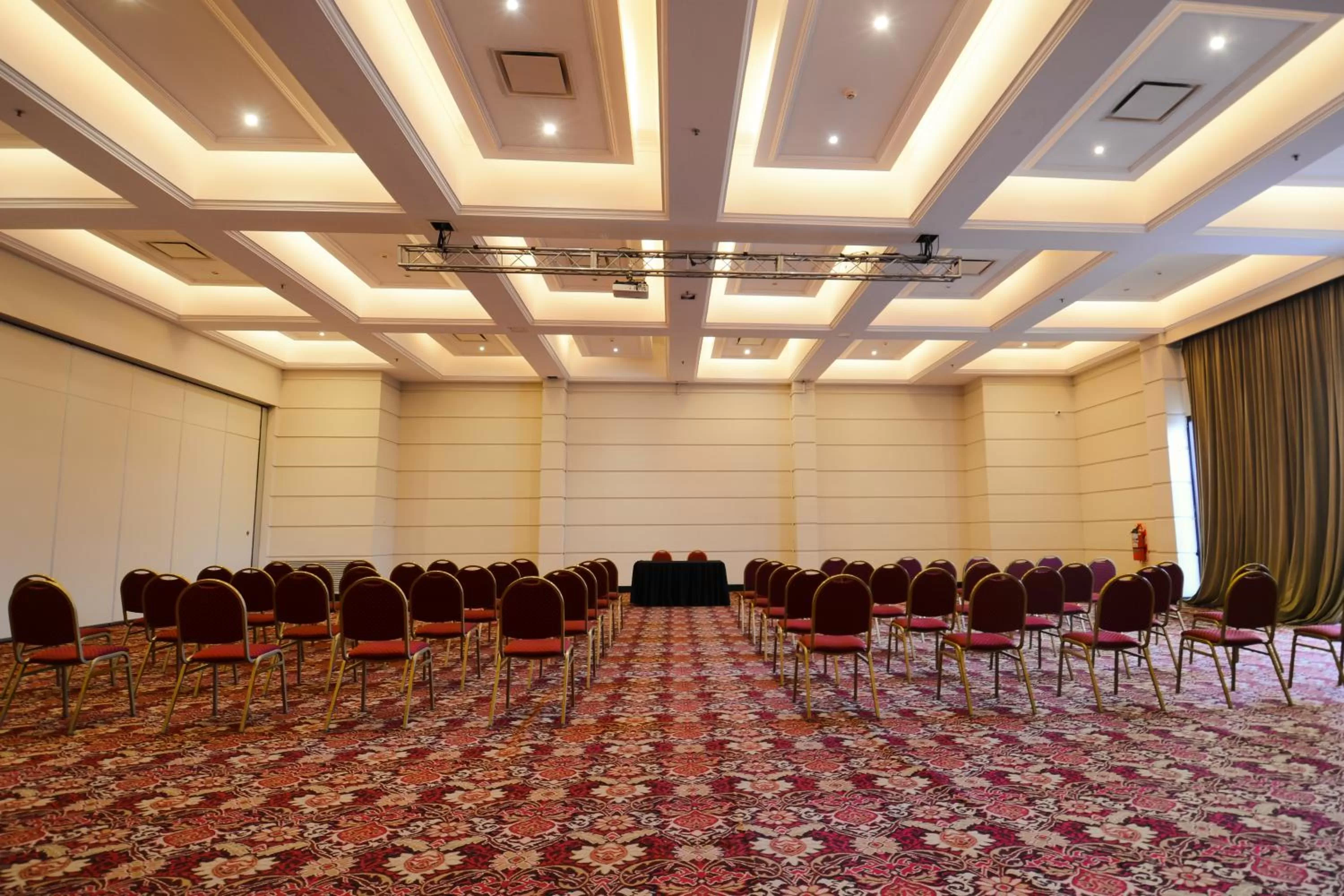 Property building in DiplomaticHotel