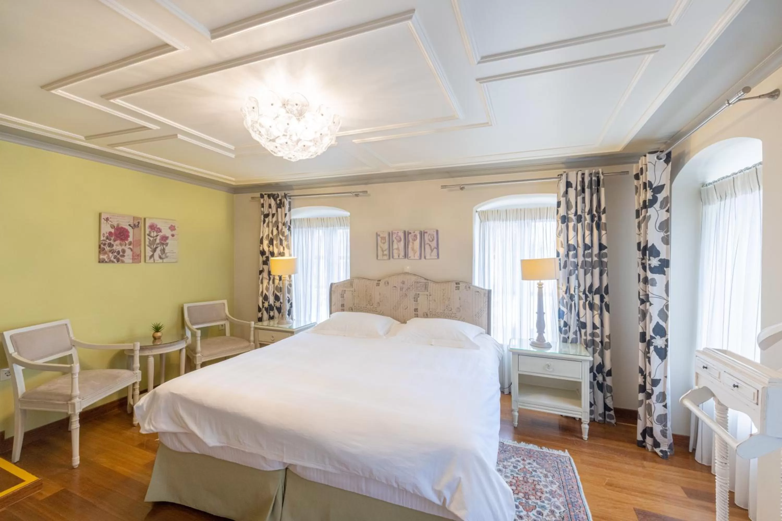 Bed in Kastello Hotel