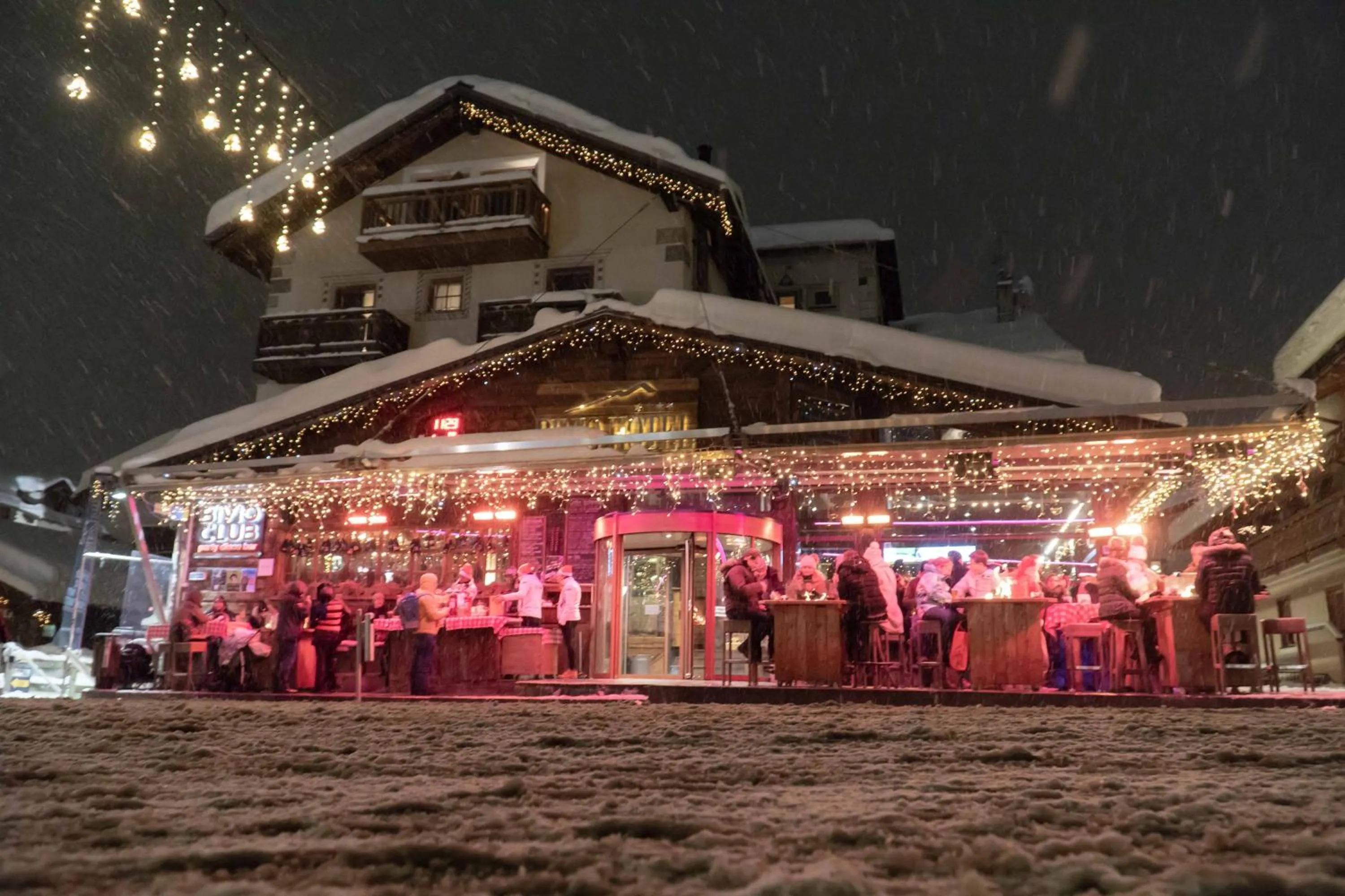 Property building in Bivio Hotel Plaza