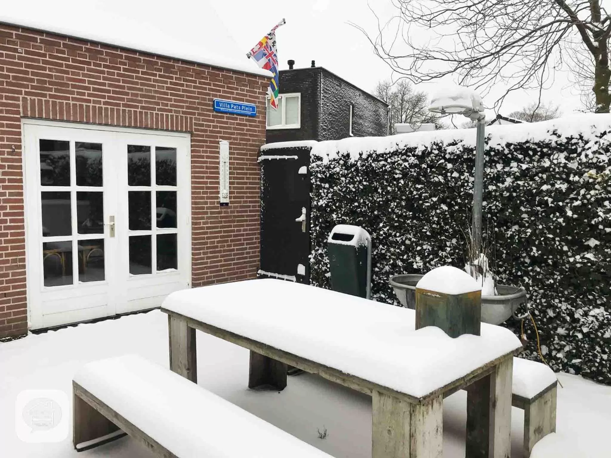 Property building in Villa Pats