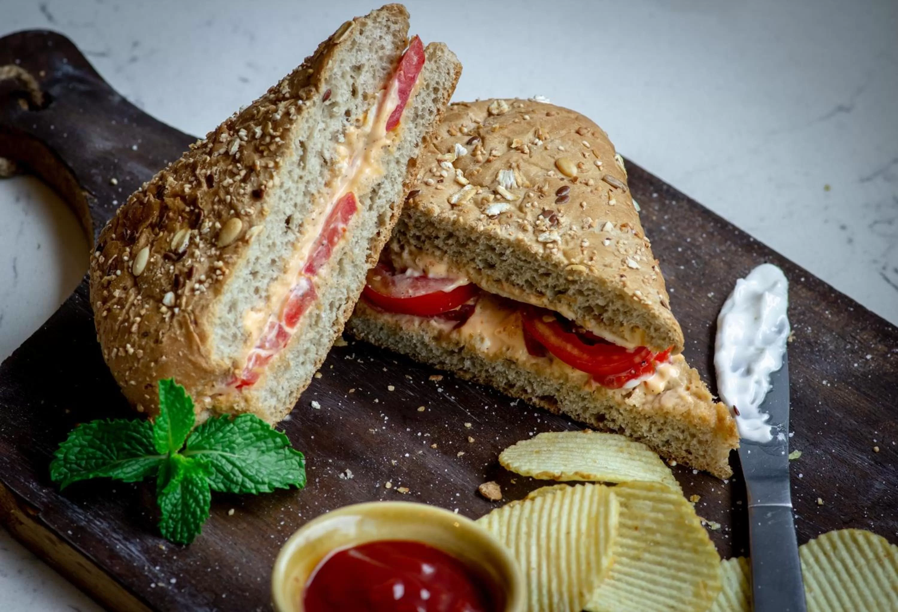 Restaurant/places to eat in Holiday Inn Express Ahmedabad Prahlad Nagar by IHG