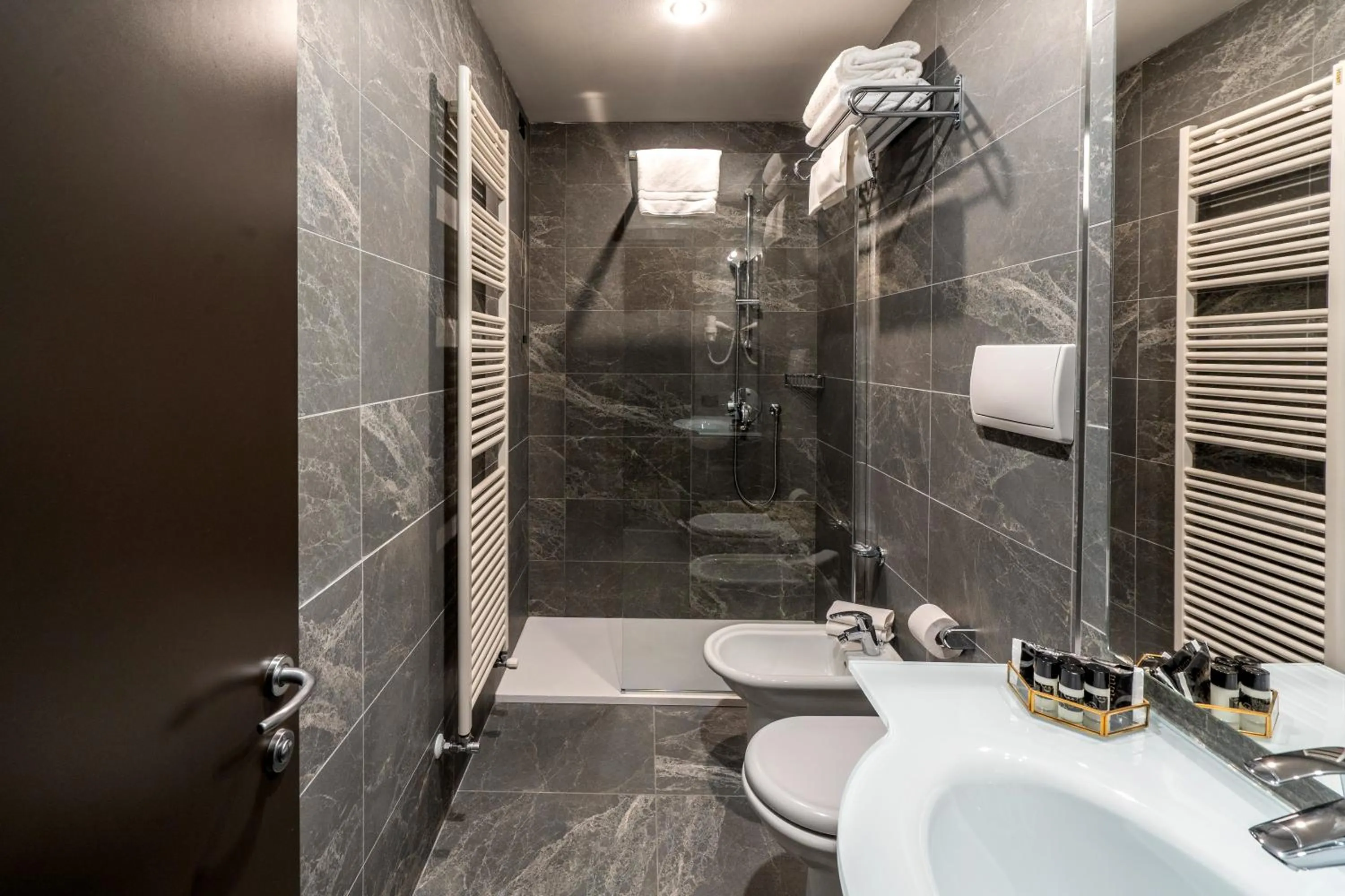 Bathroom in Smart Hotel Holiday