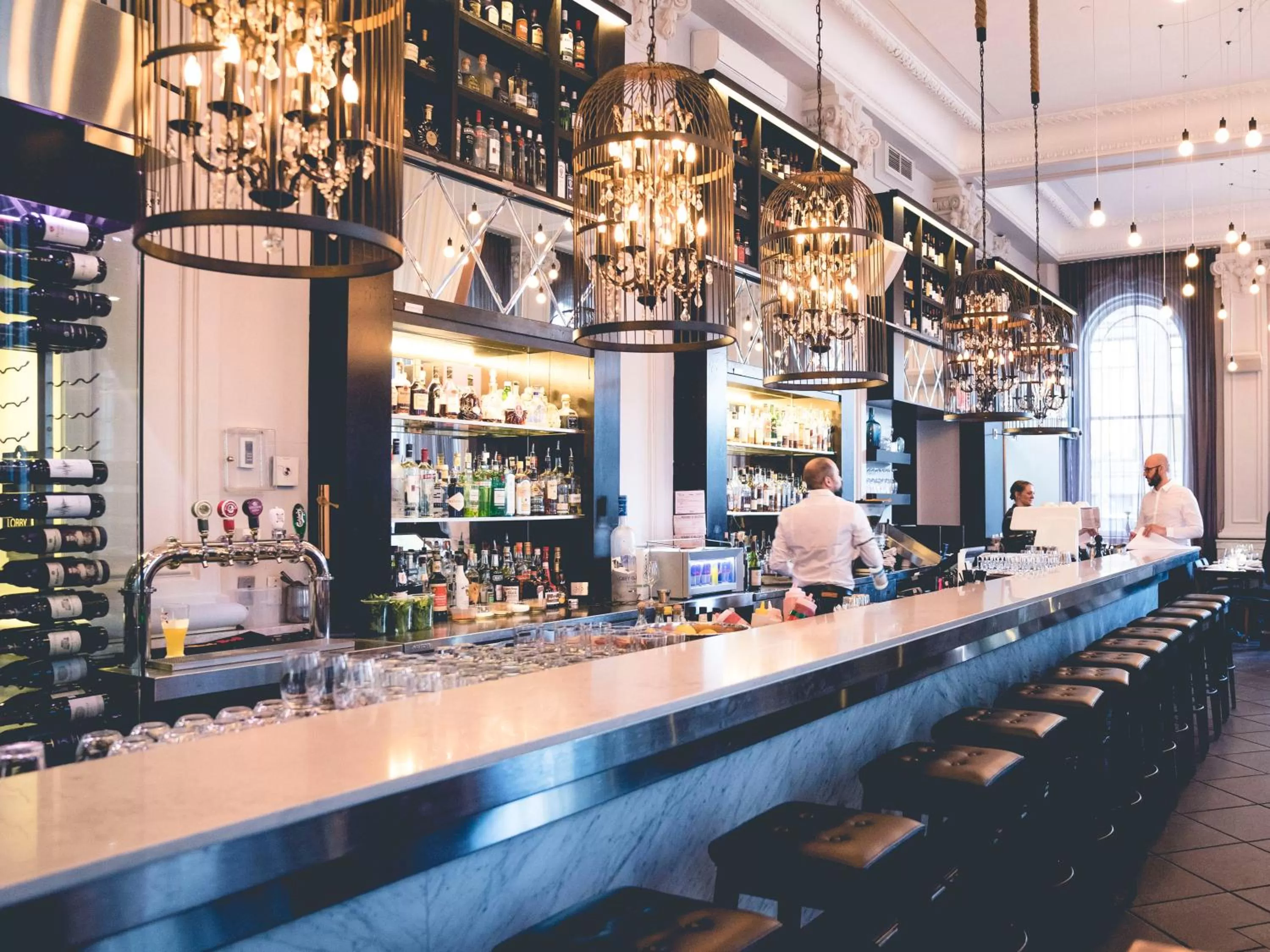 Restaurant/places to eat in Hotel Place D'Armes