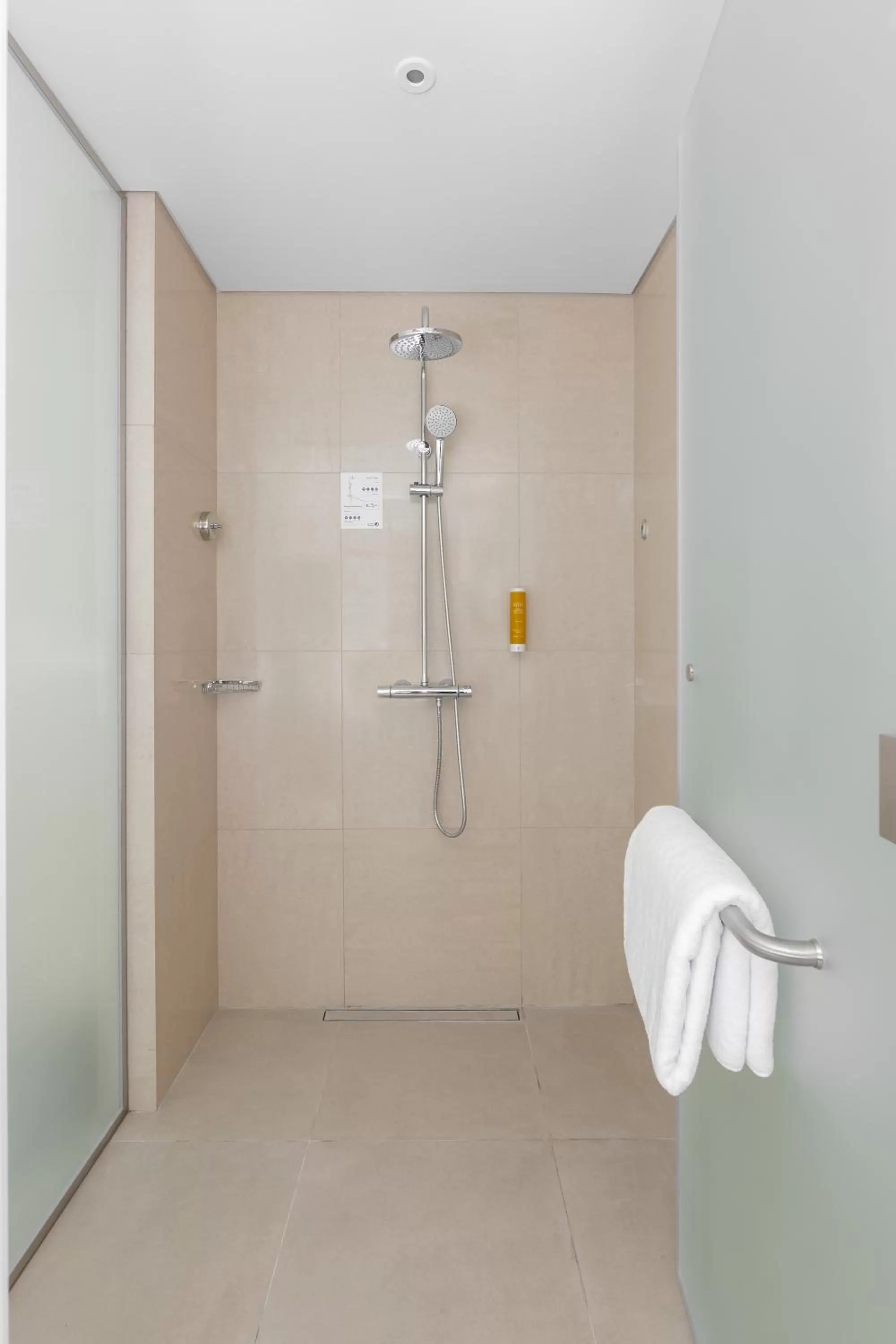 Shower in Premier Inn Dubai Ibn Battuta Mall